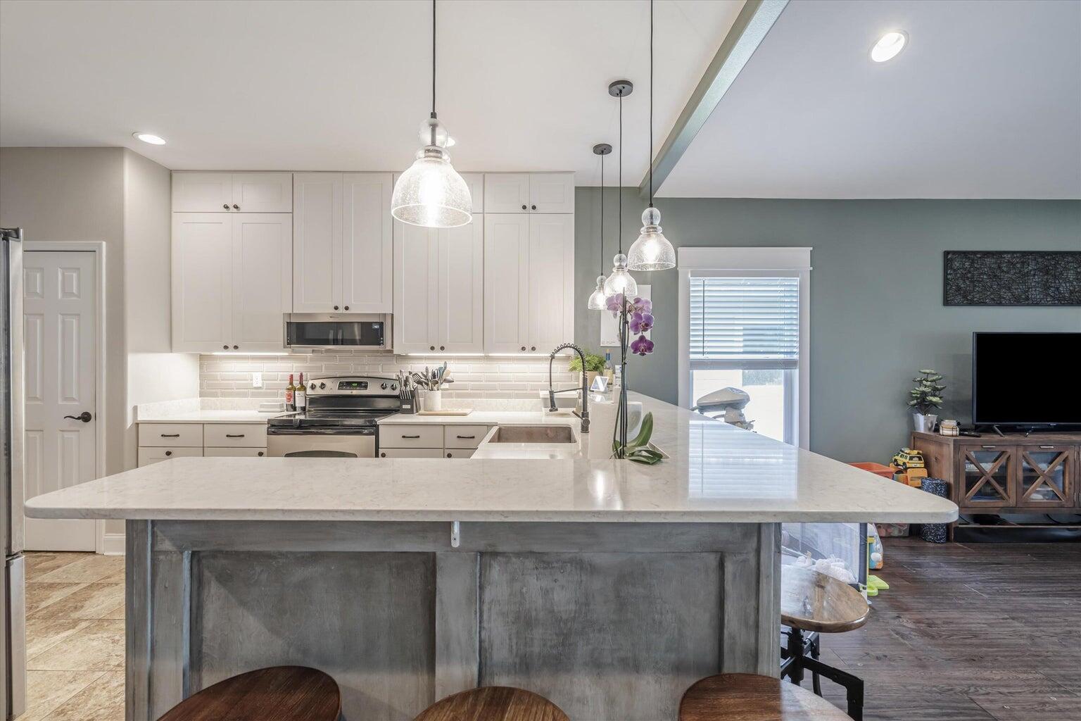 PINECREST ADDN - Residential Lease