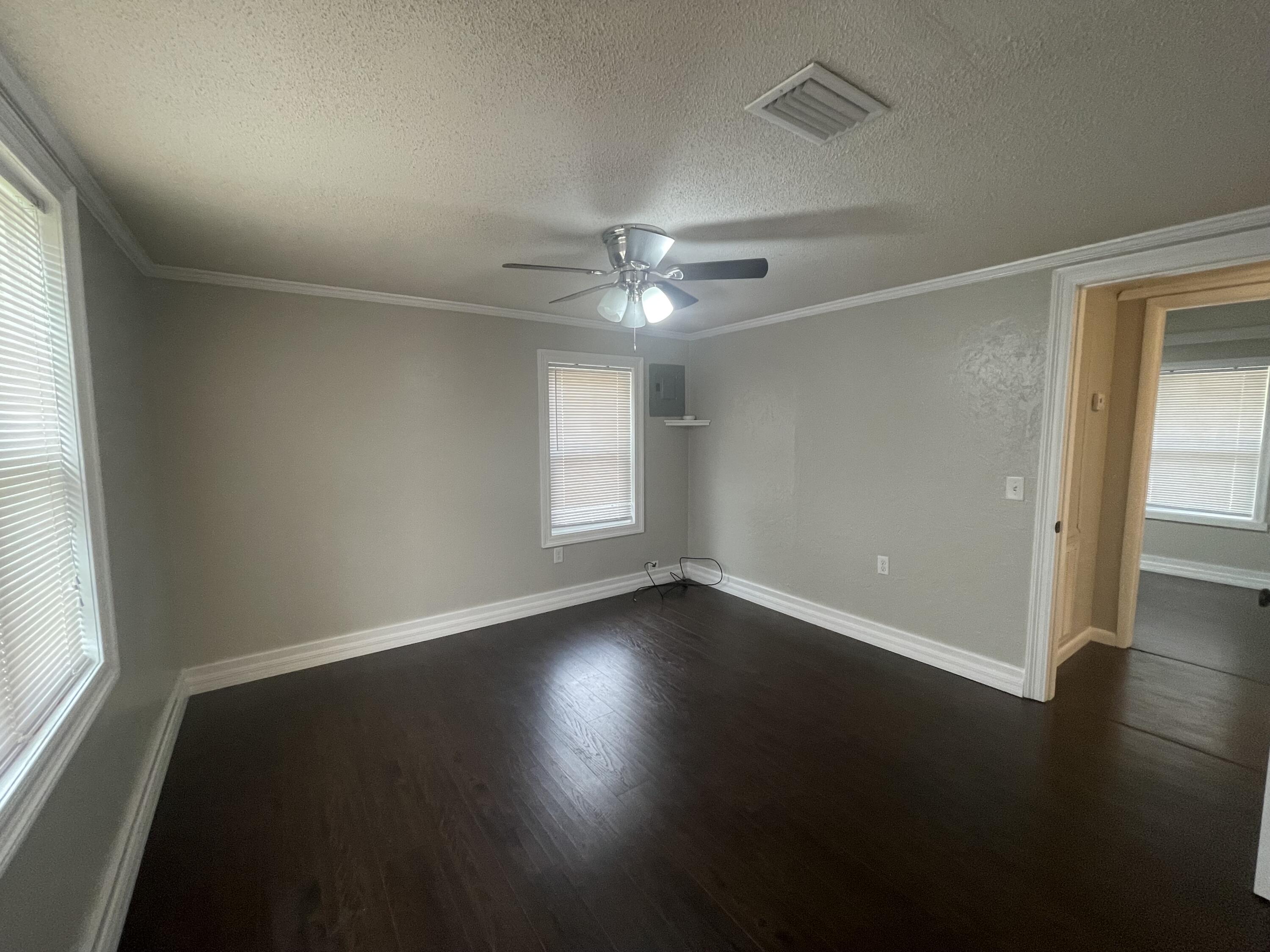 EDNEY 2ND ADD - Residential Lease
