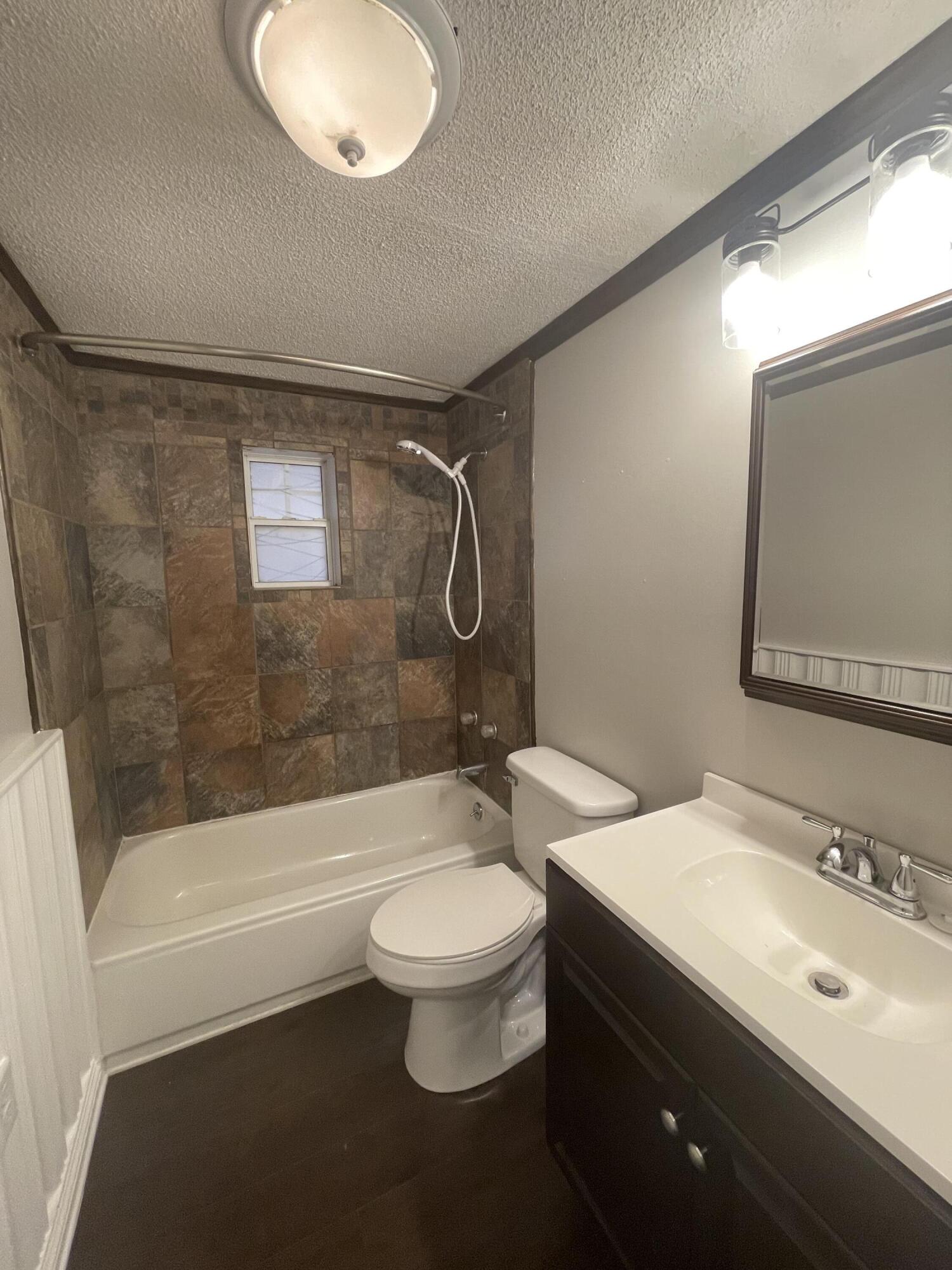 EDNEY 2ND ADD - Residential Lease