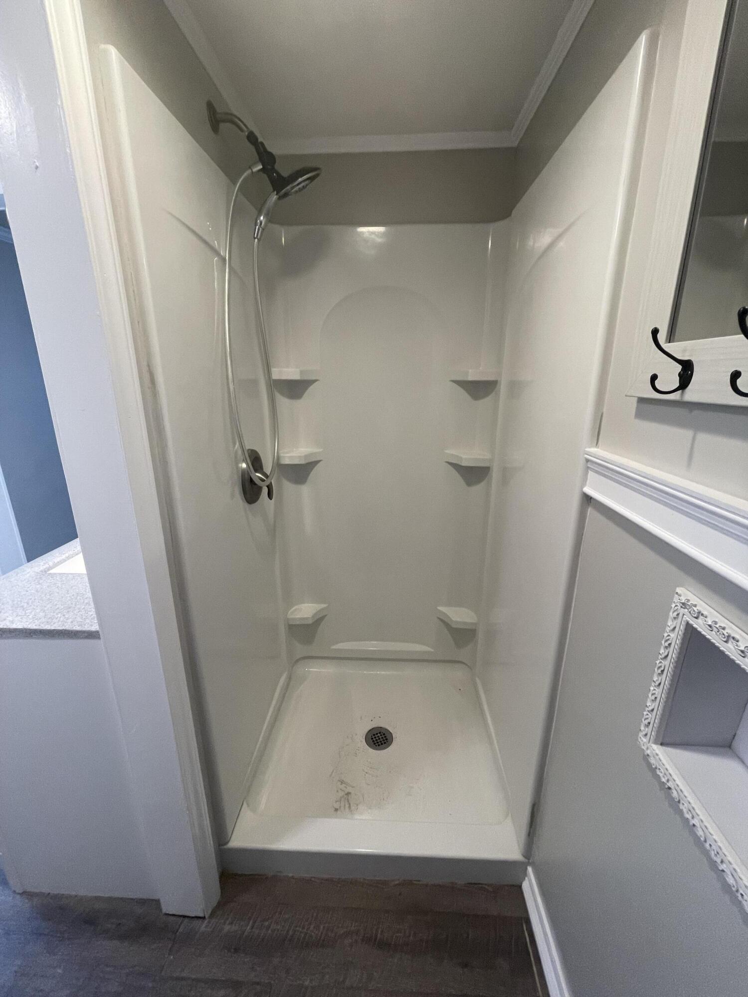 EDNEY 2ND ADD - Residential Lease