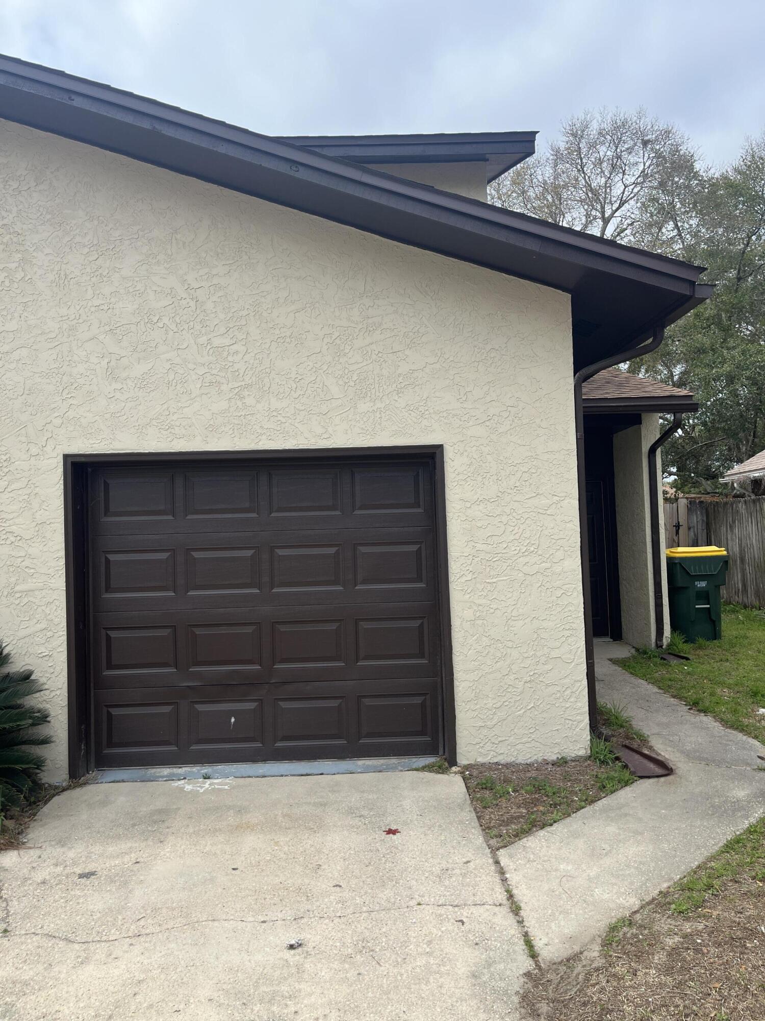 PARKWOOD TERRACE - Residential Lease
