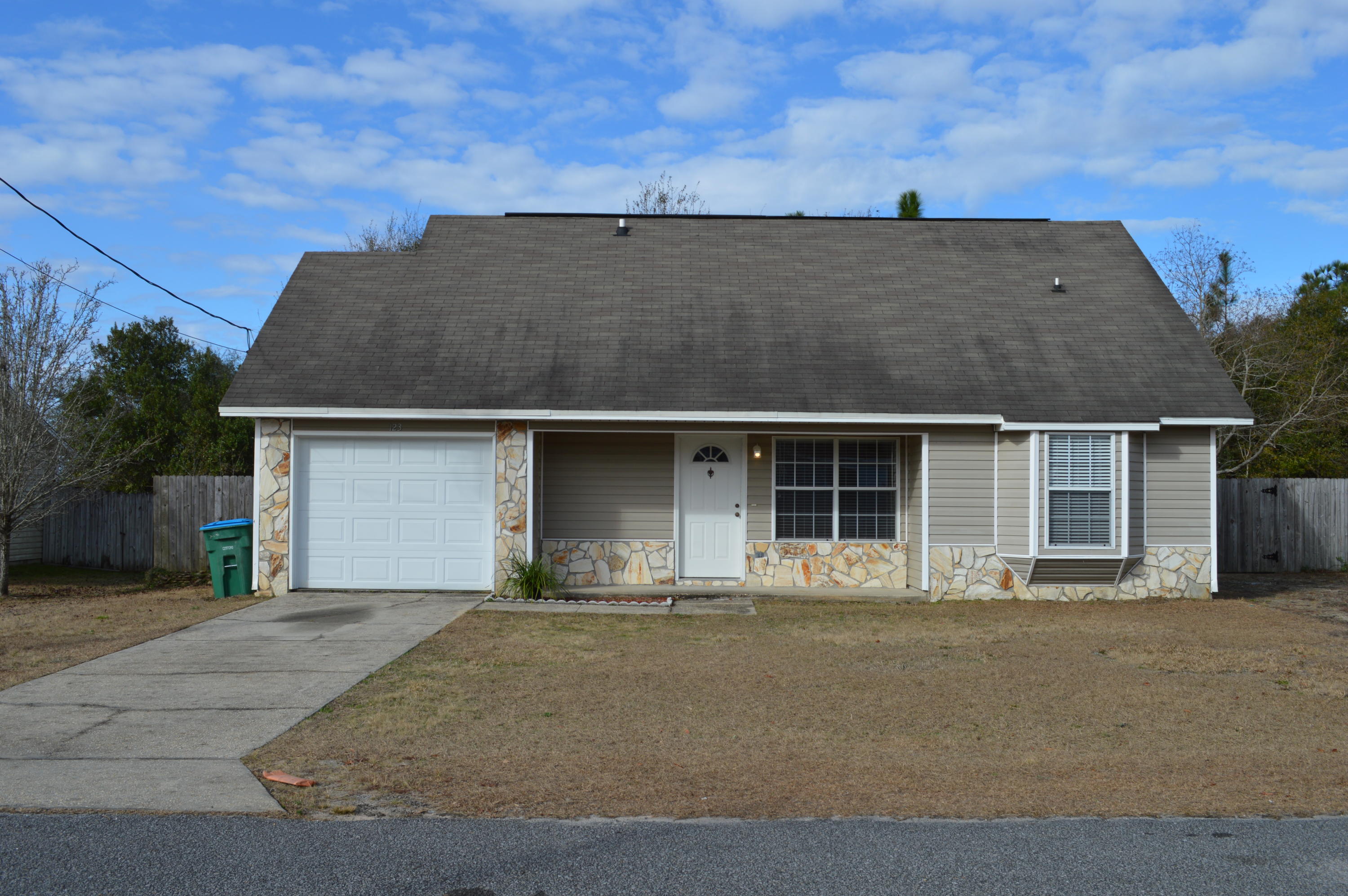 Great 2 story home for rent south of I-10! Features a great floor plan with the master bedroom suite located on the 2nd floor. Large living room, kitchen, bath, laundry and 2 additional bedrooms make up the first floor. Level back yard with privacy fence. Kitchen is fully loaded with all appliances. Conveniently located to schools, shopping, and bases with easy access to the interstate. Large shed is located in the back yard for extra storage. Call rental office for a viewing today! 850.389.8533
NO PETS ALLOWED
Tenant to verify any information.