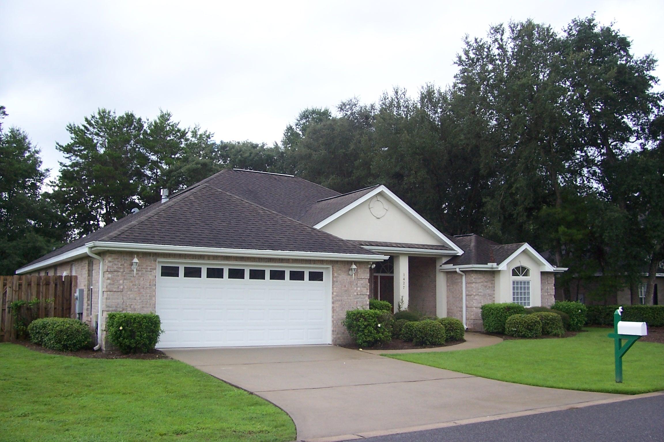 Freshly PAINTED I NEW CARPETS THROUGHOUT!!NEW STAINLESS STEEL APPLIANCES!! And More!! Like new Brick home in Gated Community of Magnolia Plantation in BWB. Open Floor plan is Bright and Airy. Two Living Areas, 10 foot ceilings. Tile Entrance Foyer opens to one Living area with double French Doors to Screen Porch. Good size Dining Area to left. Door from Living Room opens to Spacious Kitchen with Breakfast Bar, Breakfast nook with 42'' Cabinets. The Second Living area with Gas Fireplace. Large Master Bedroom with Master Bath, whirlpool tub, separate shower, Double vanity. Master Bedroom has 2 walk-in closets. Split Bedroom,2 bedrooms share Full Bath. 2nd bedroom has laminate wood floor. 3rd bedroom has separate full bathroom. Lawn Maintenance is included in rent. NON SMOKING UNIT.NO PET