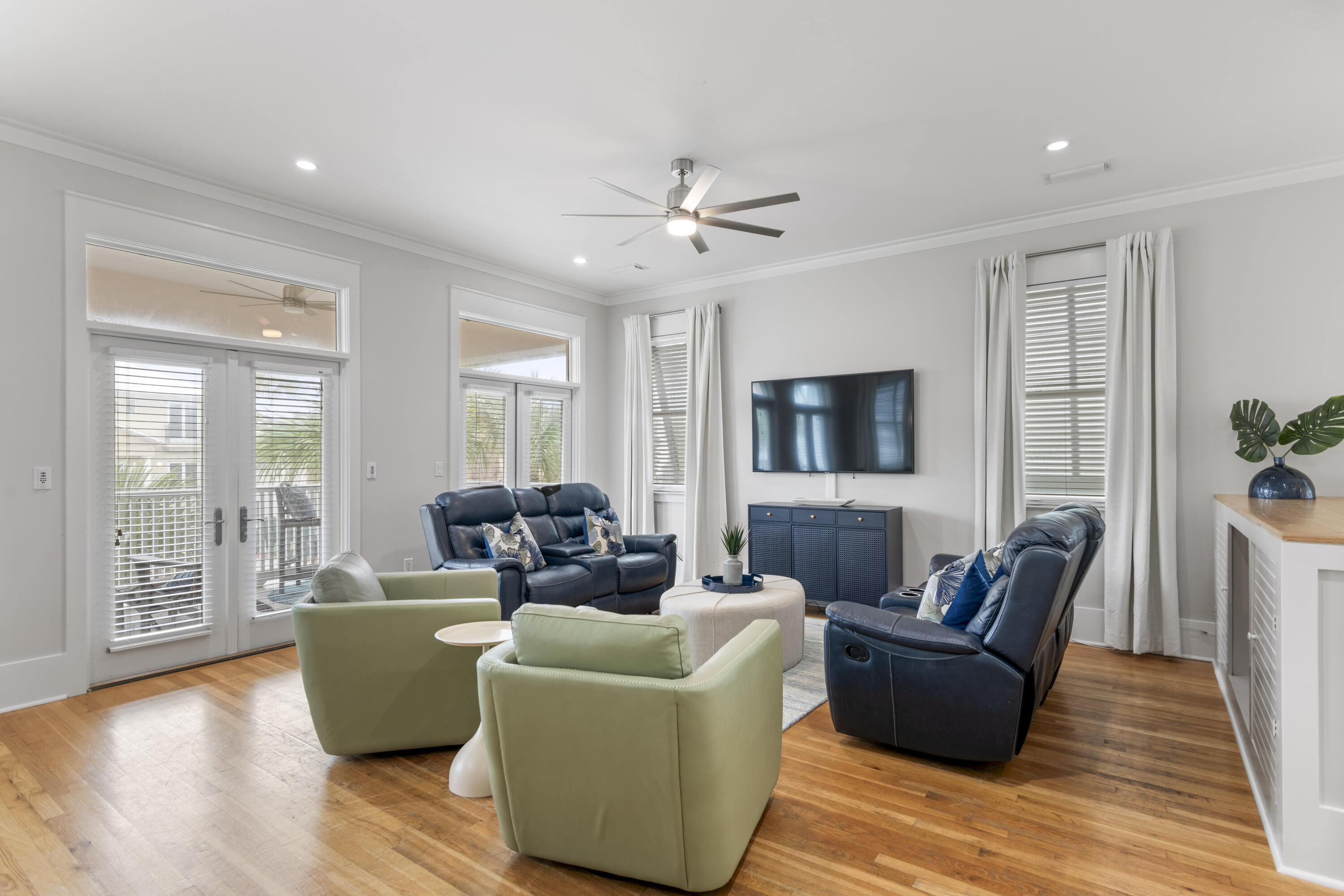 FRANGISTA BEACH 1ST ADDN - Residential