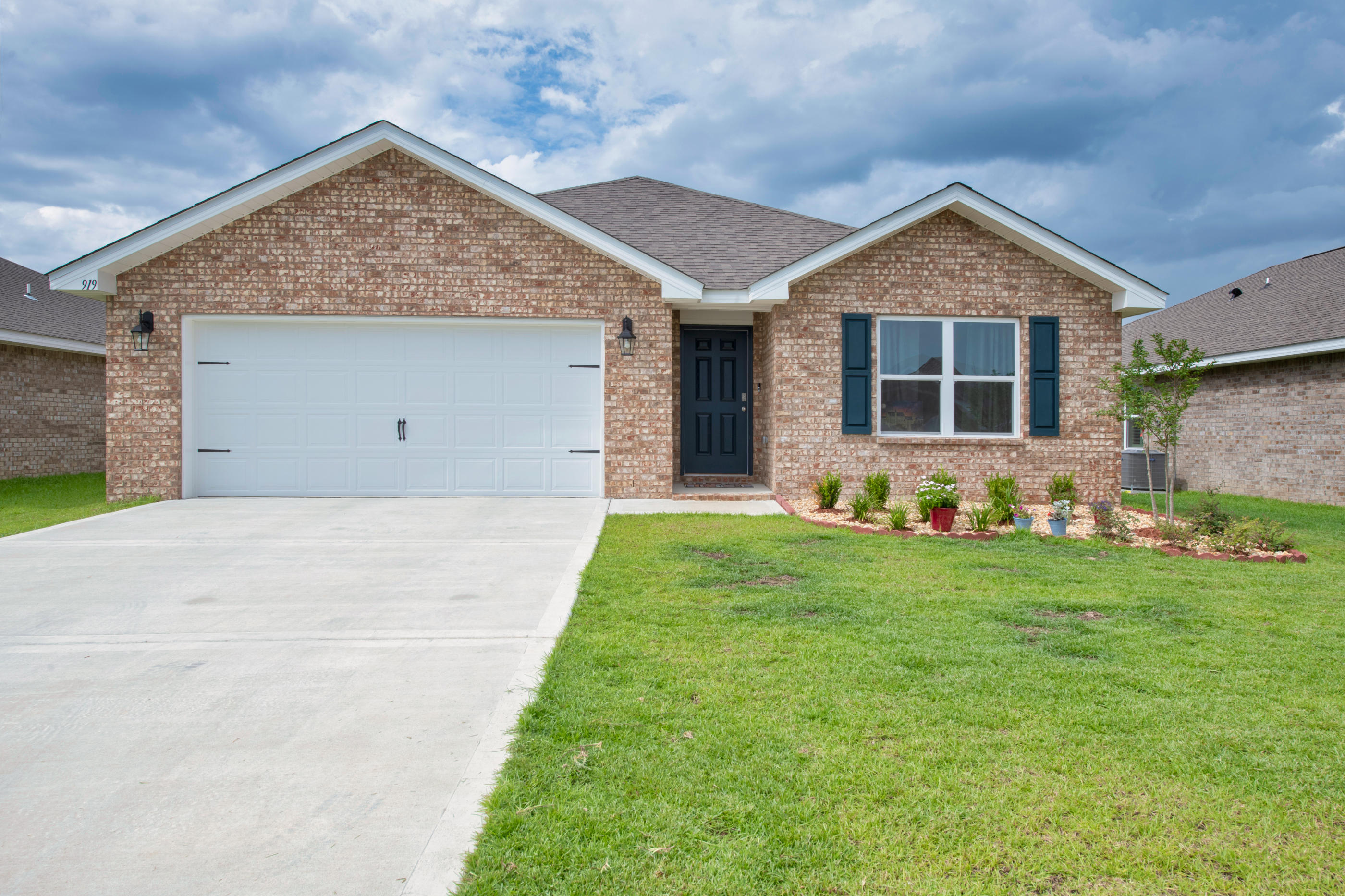 This like new 4-bedroom 2 bath home located in Crestview's Redstone Commons is move-in ready. The kitchen features stainless steel appliances, luxury vinyl floor and granite countertops. The spacious living area also features luxury vinyl flooring and quaint dining area. Enjoy all the features this neighborhood has to offer including a community pool. This home is just a short commute to Eglin AFB, 7SFG or the Beaches.