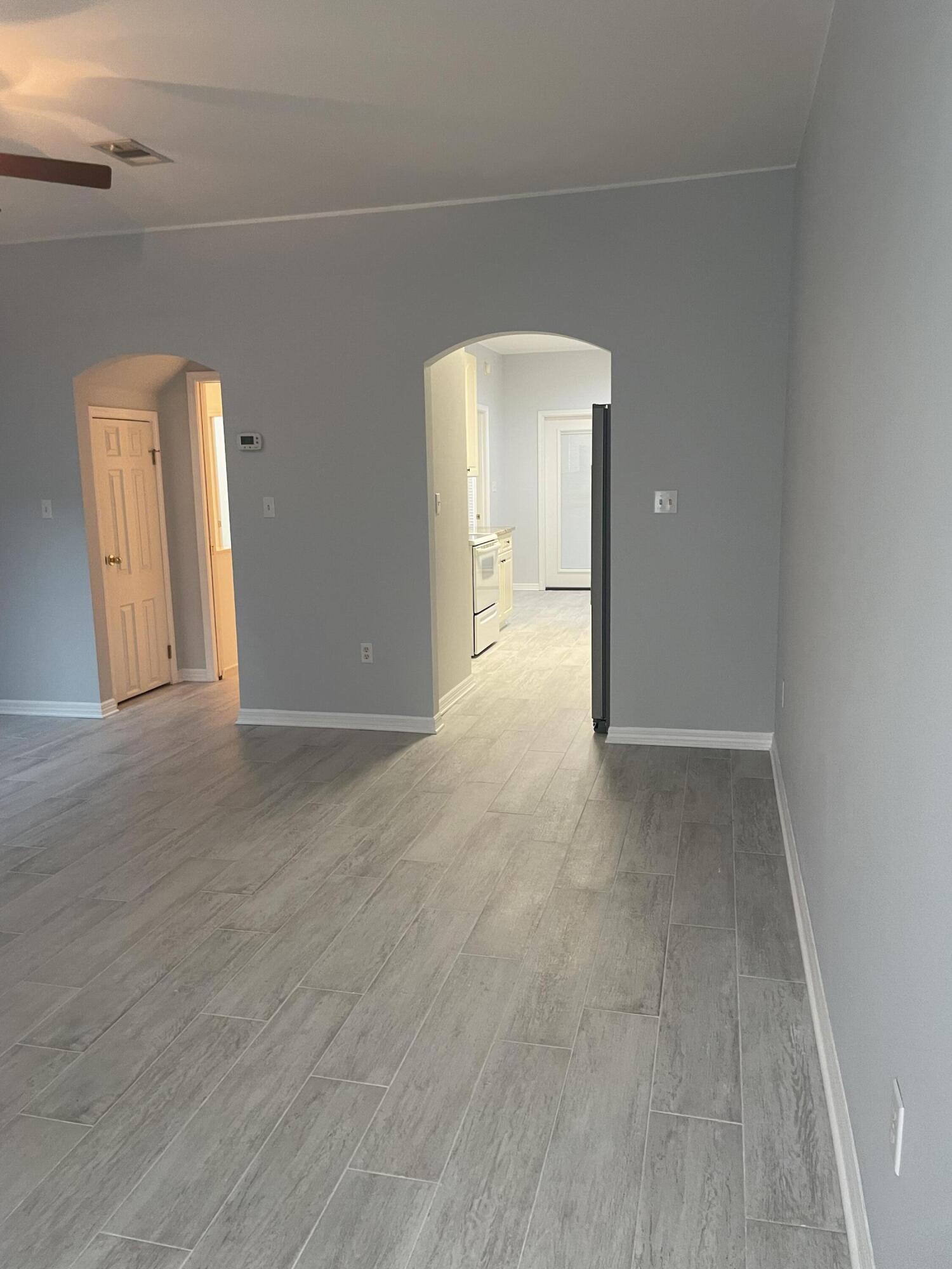 REFLECTIONS AT BLUEWATER BAY T/H - Residential Lease