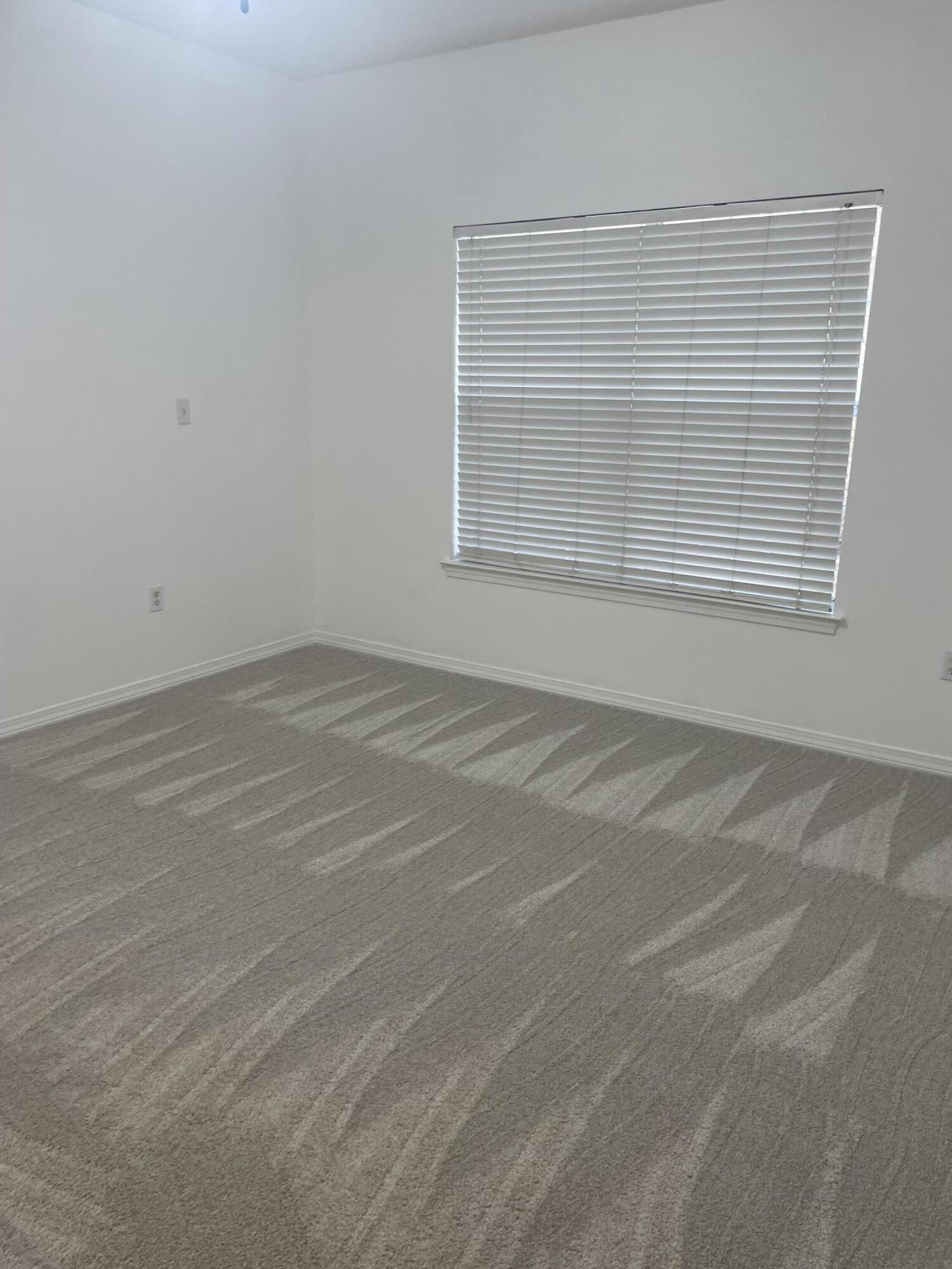 REFLECTIONS AT BLUEWATER BAY T/H - Residential Lease