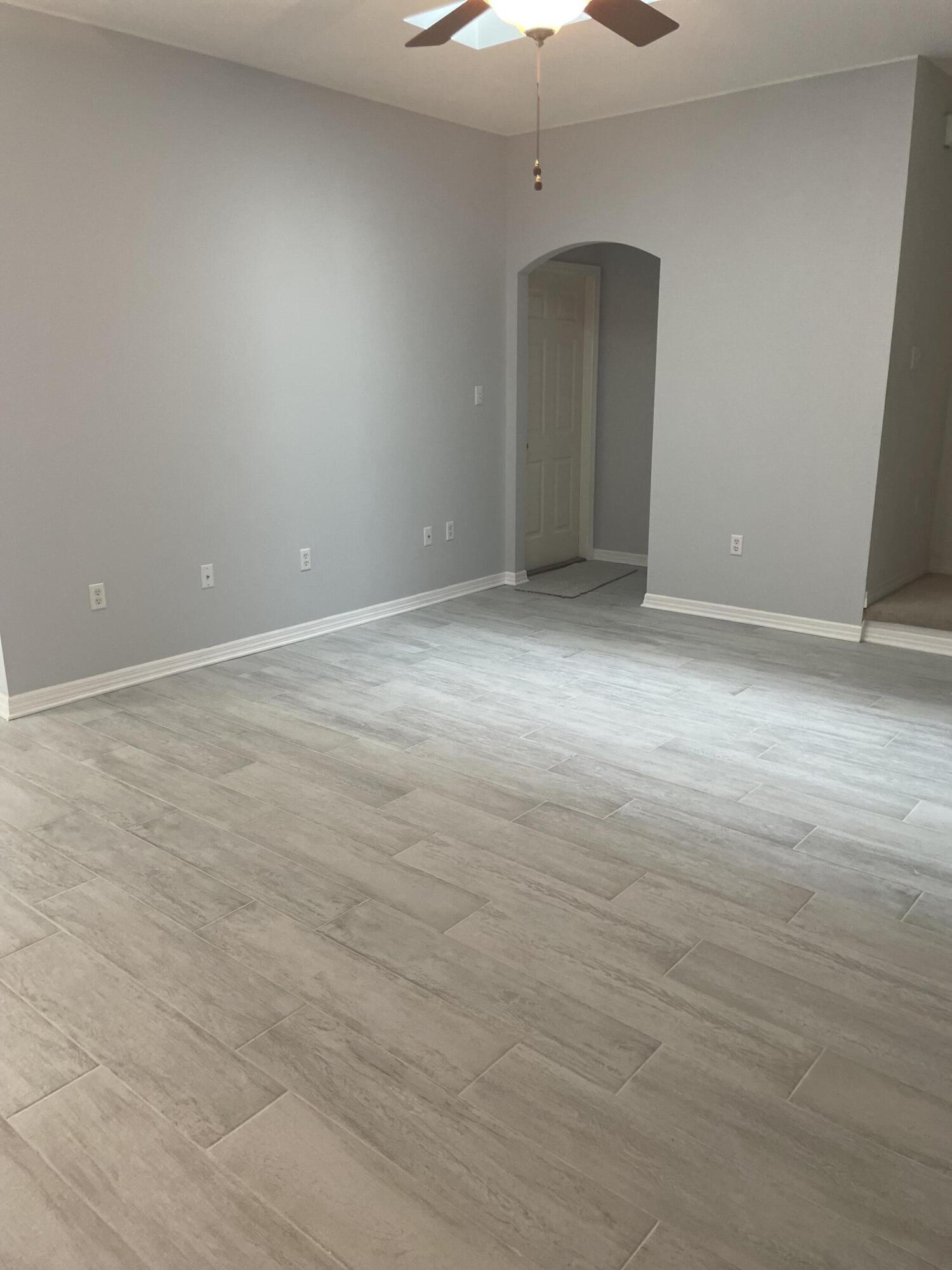 REFLECTIONS AT BLUEWATER BAY T/H - Residential Lease