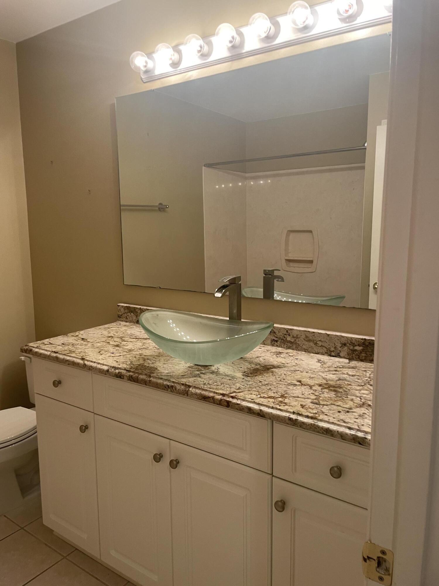 REFLECTIONS AT BLUEWATER BAY T/H - Residential Lease