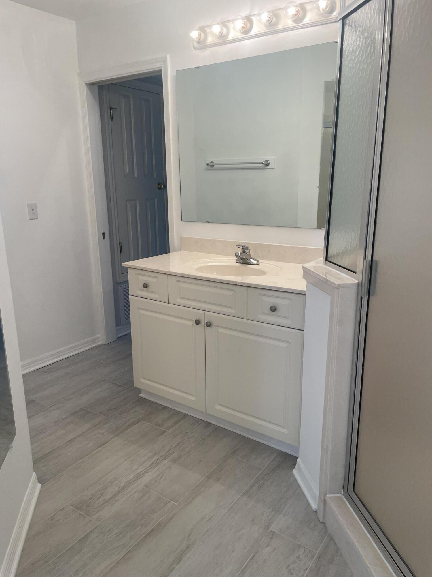 REFLECTIONS AT BLUEWATER BAY T/H - Residential Lease
