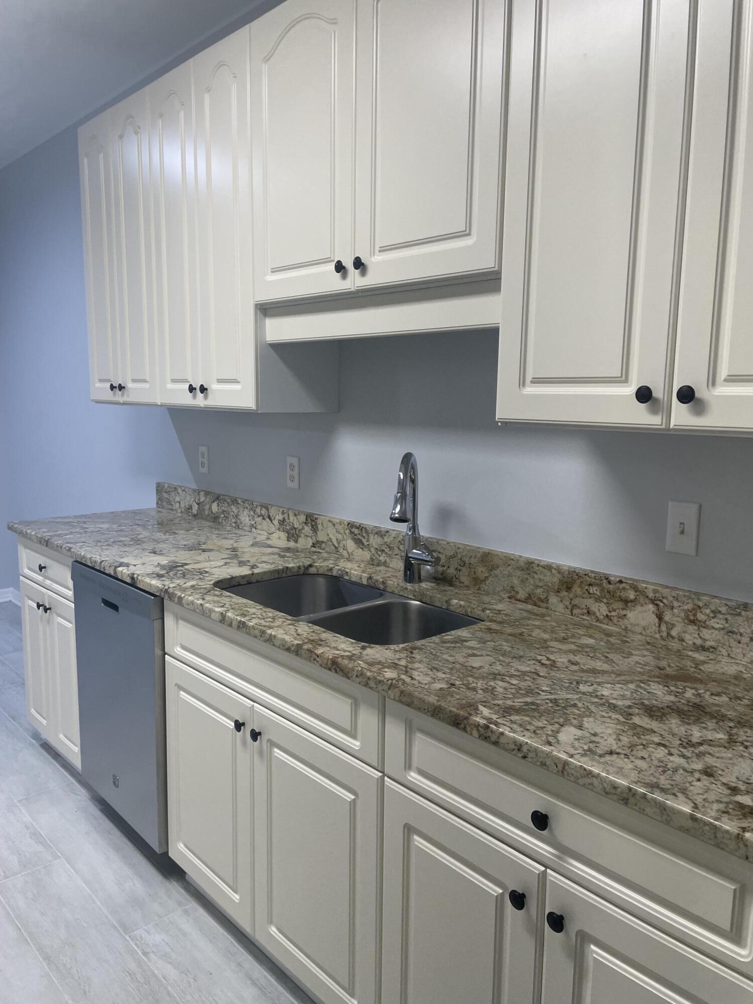REFLECTIONS AT BLUEWATER BAY T/H - Residential Lease