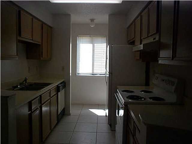 LIVEOAK S/D - Residential Lease