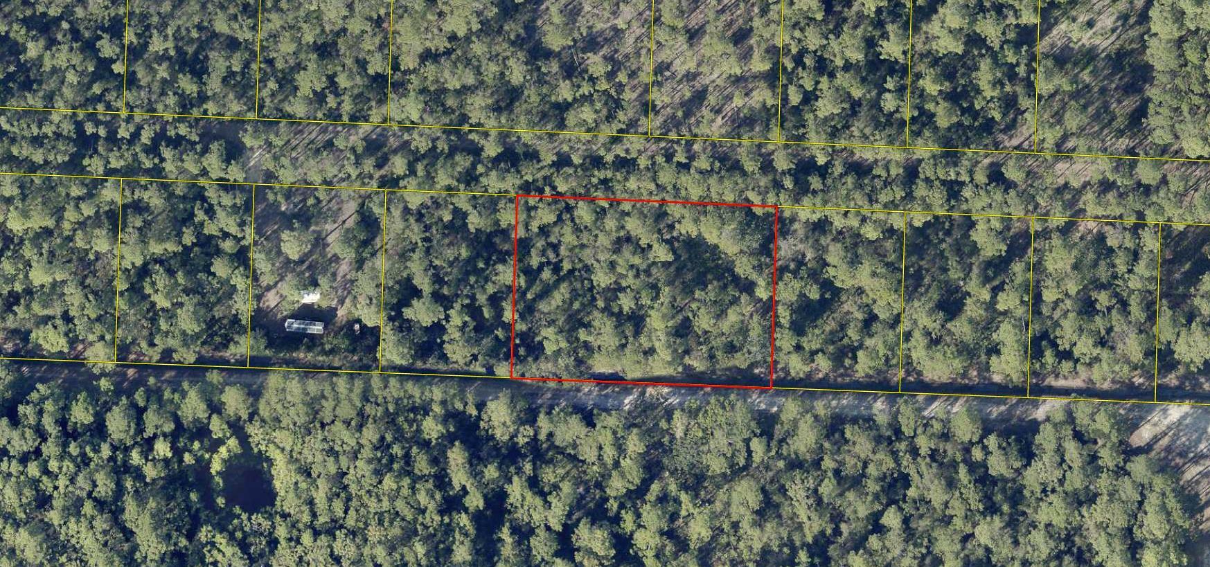 Great opportunity in North Santa Rosa Beach area where you can  build your perfect coastal escape.
Just minutes away from Cessna Landing and Marina as well as  Hwy 331 bridge. Sugar white sand beaches are a short drive down Hwy 393 to the beach and entertainment. BUYER TO VERIFY ALL AND ANY PERTINENT INFORMATION.