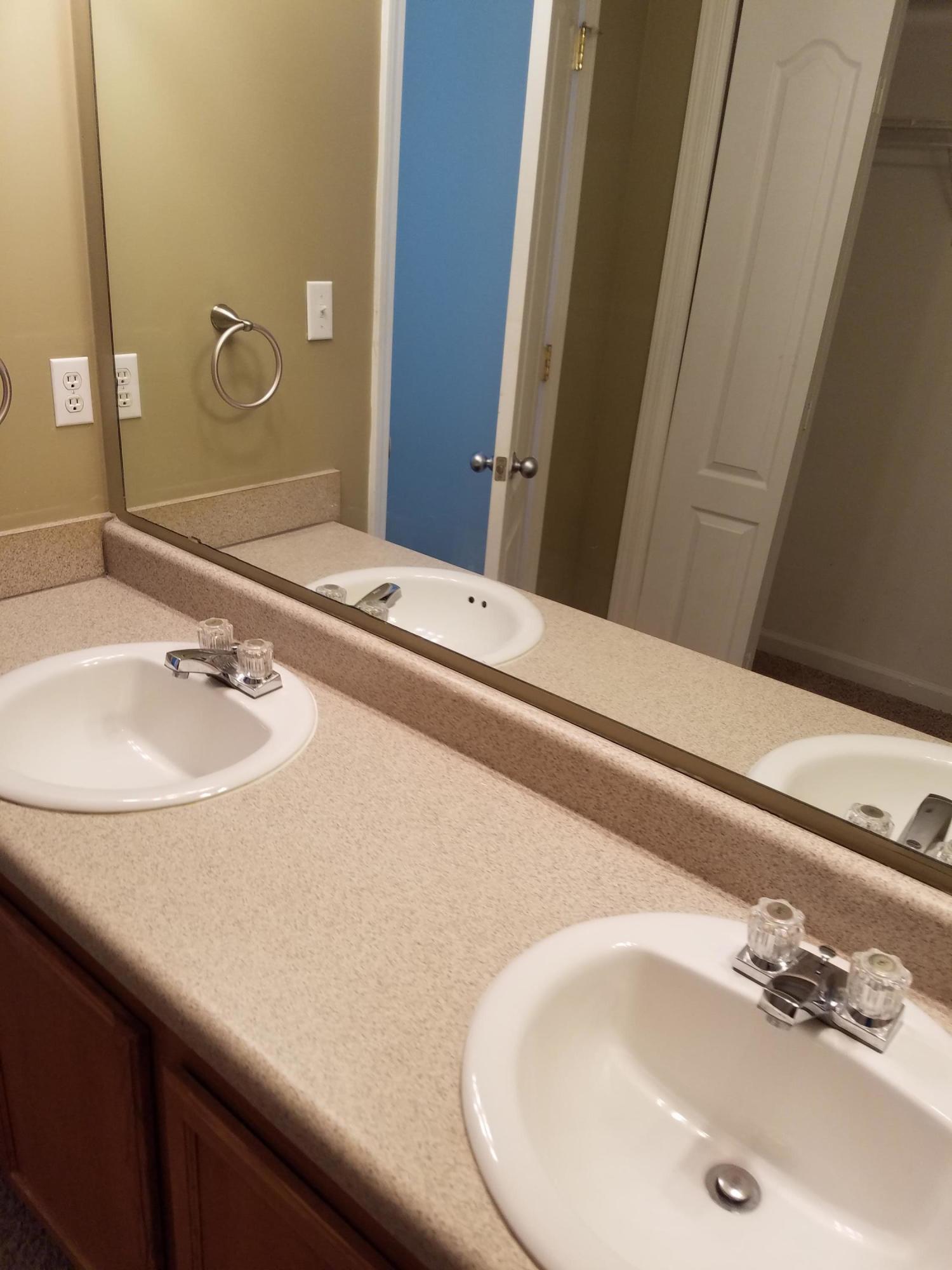 BRANDON OAKS - Residential Lease