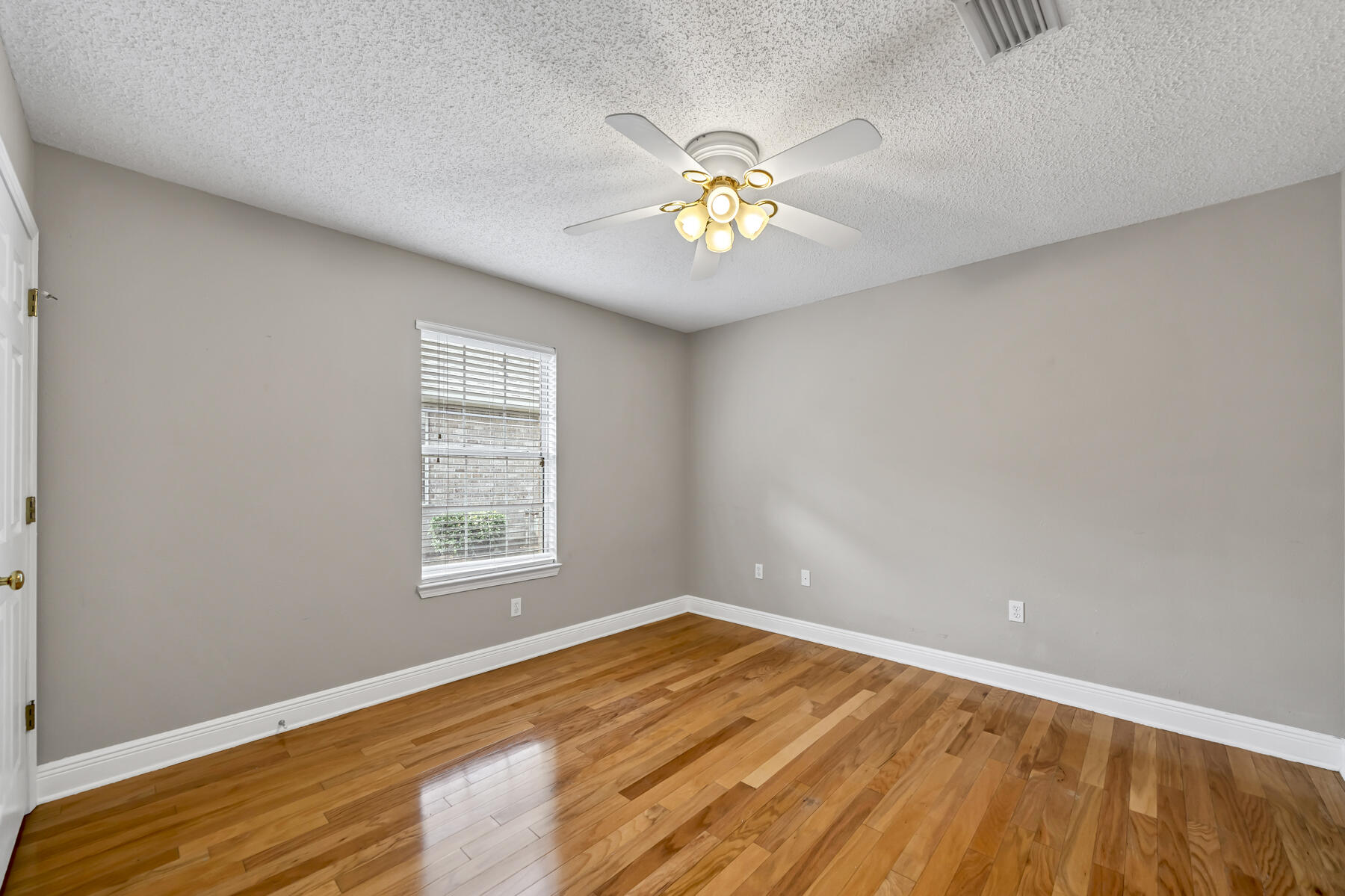 SOUND HAMMOCK - Residential Lease