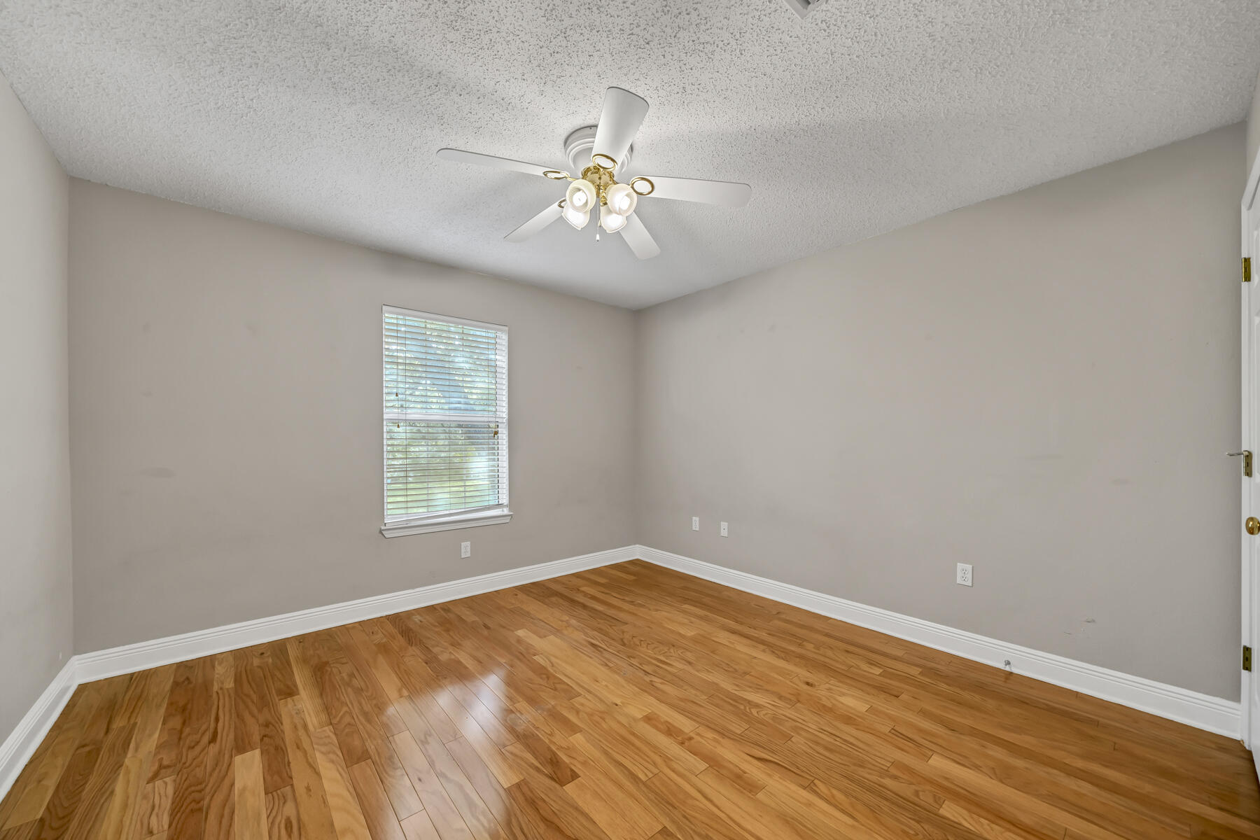 SOUND HAMMOCK - Residential Lease
