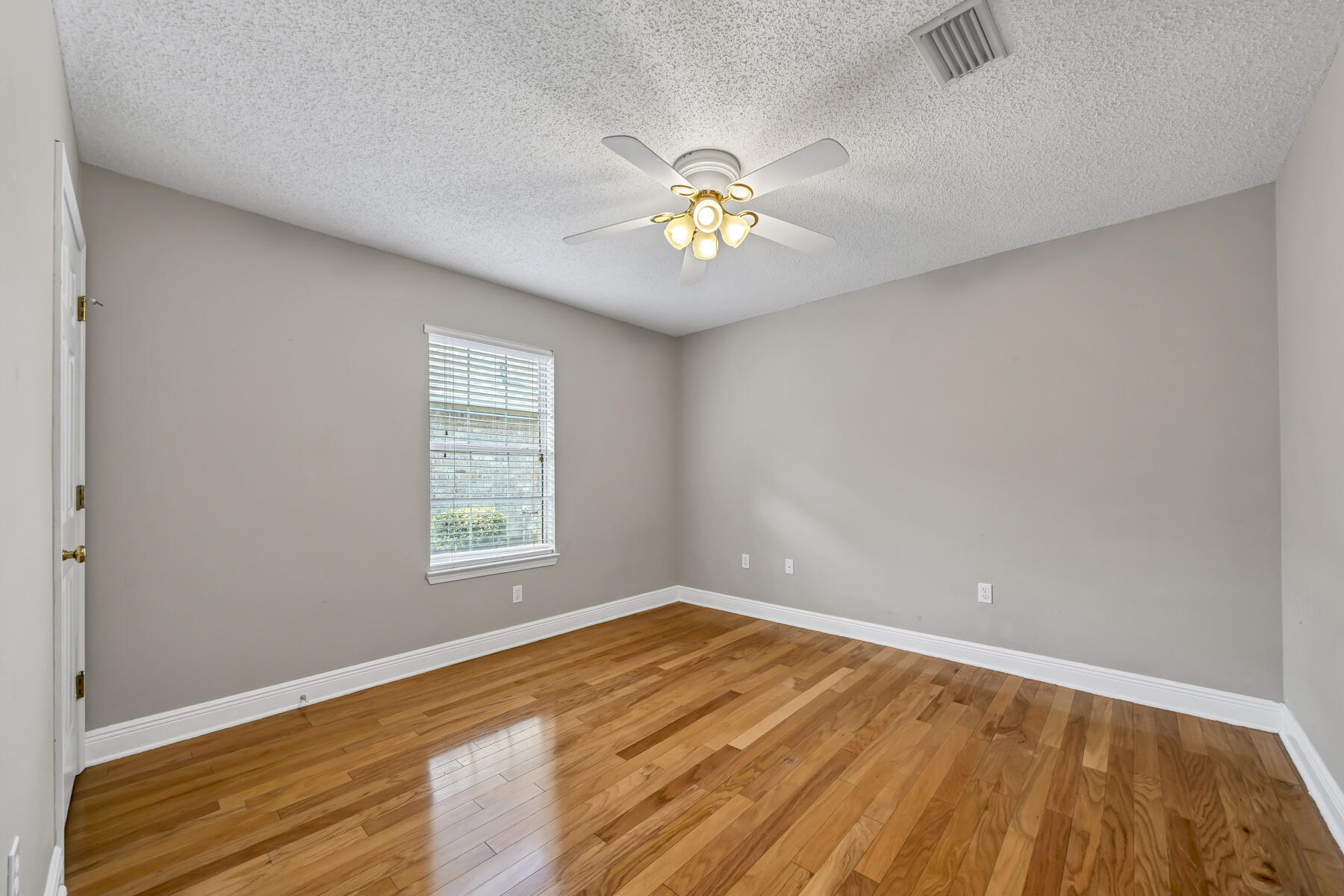 SOUND HAMMOCK - Residential Lease