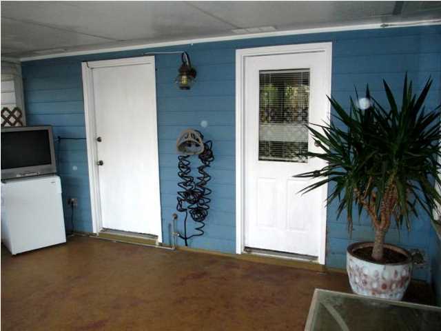 CHATEAU PRES DE LA MER - Residential Lease