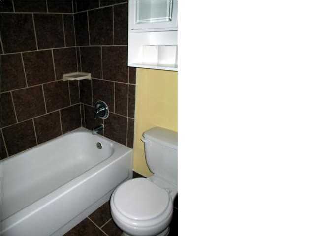 CHATEAU PRES DE LA MER - Residential Lease