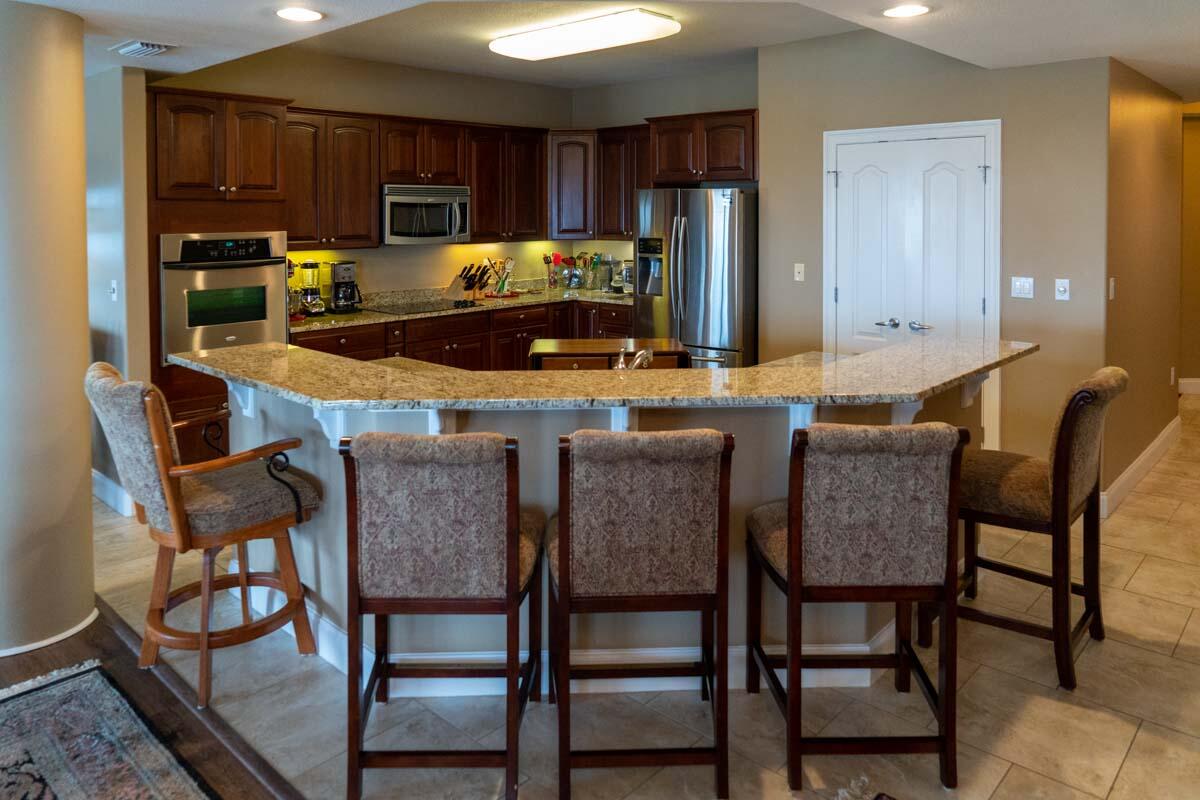 PRESIDIO YACHT CLUB UNIT 1202 STORAGE 12B & PARKING P1-69/70 WETSLIP E-18 - Residential