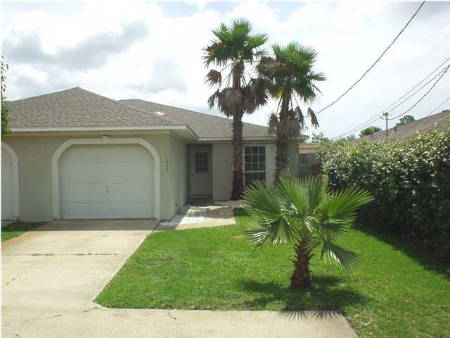 LOOK NO FARTHER! THIS CLEAN, SPACIOUS, STUCCO 3BD/2BA PATIO HOME IS JUST WHAT YOU'VE BEEN LOOKING FOR. QUIET COUNTRY LIVING YET CONVENIENTLY LOCATED IN DOWNTOWN NAVARRE ONLY MINUTES AWAY FROM NAVARRE BEACH AND A 20 TO 30 MINUTE COMMUTE TO HURLBURT FIELD AFB. MAJOR APPLIANCES INCLUDES WASHER & DRYER TOO, PLUS THE BONUS OF A ONE CAR GARAGE. WILL BE MOVE IN READY!!!! 30 Nov 2016. SHOWING BY APPOINTMENTS ONLY. SORRY NO SMOKING, NO PETS.