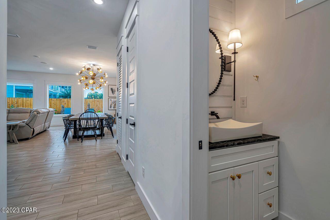 LAGUNA BEACH - Residential