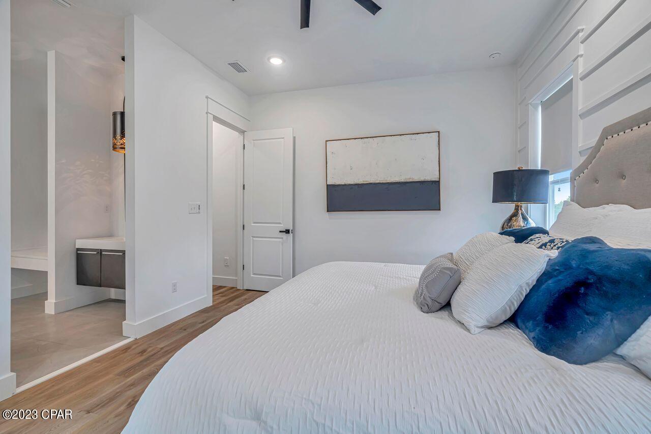 LAGUNA BEACH - Residential