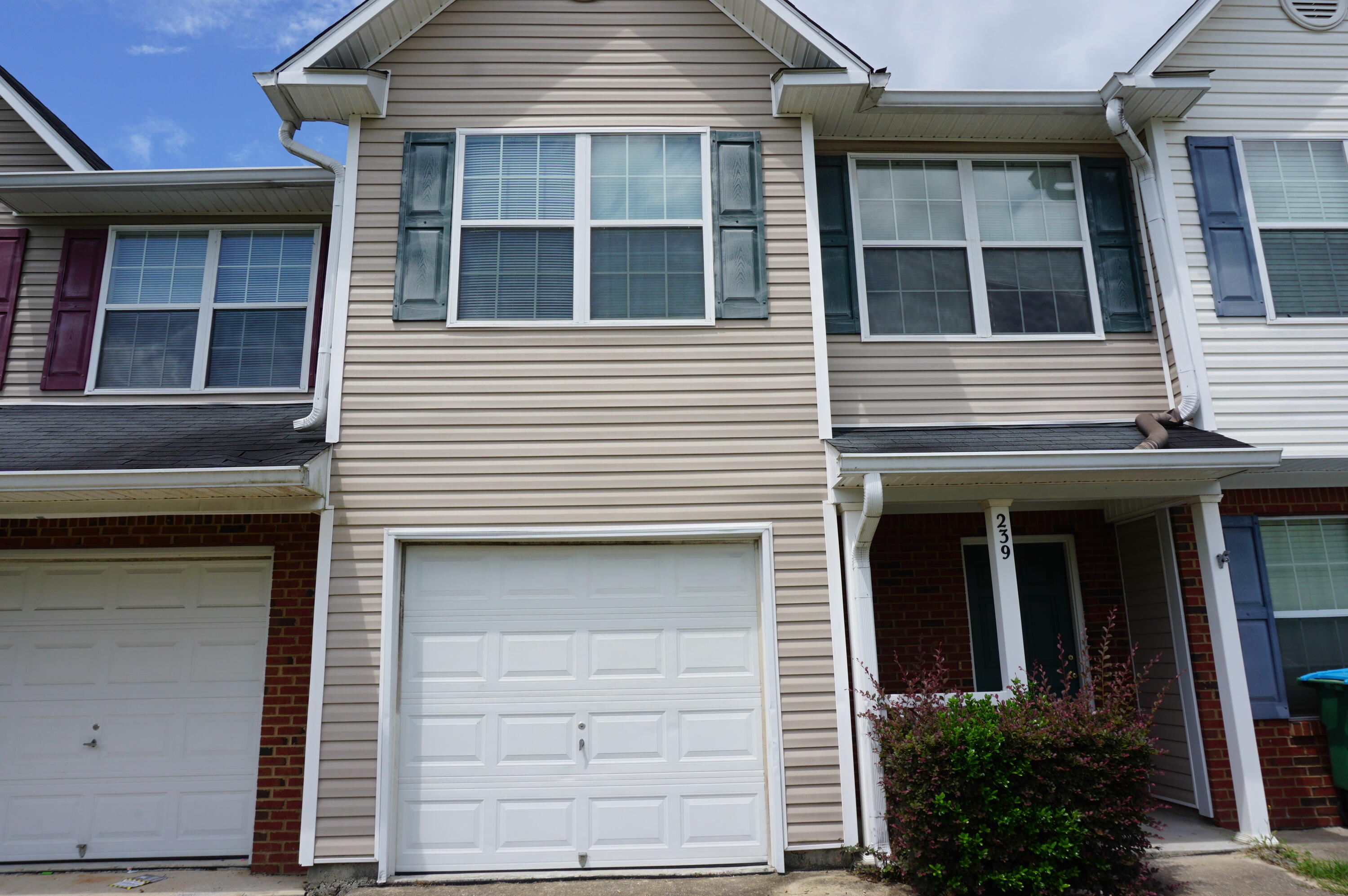 ROLLING PINES T/H LOT 80 BLK C - Residential Lease