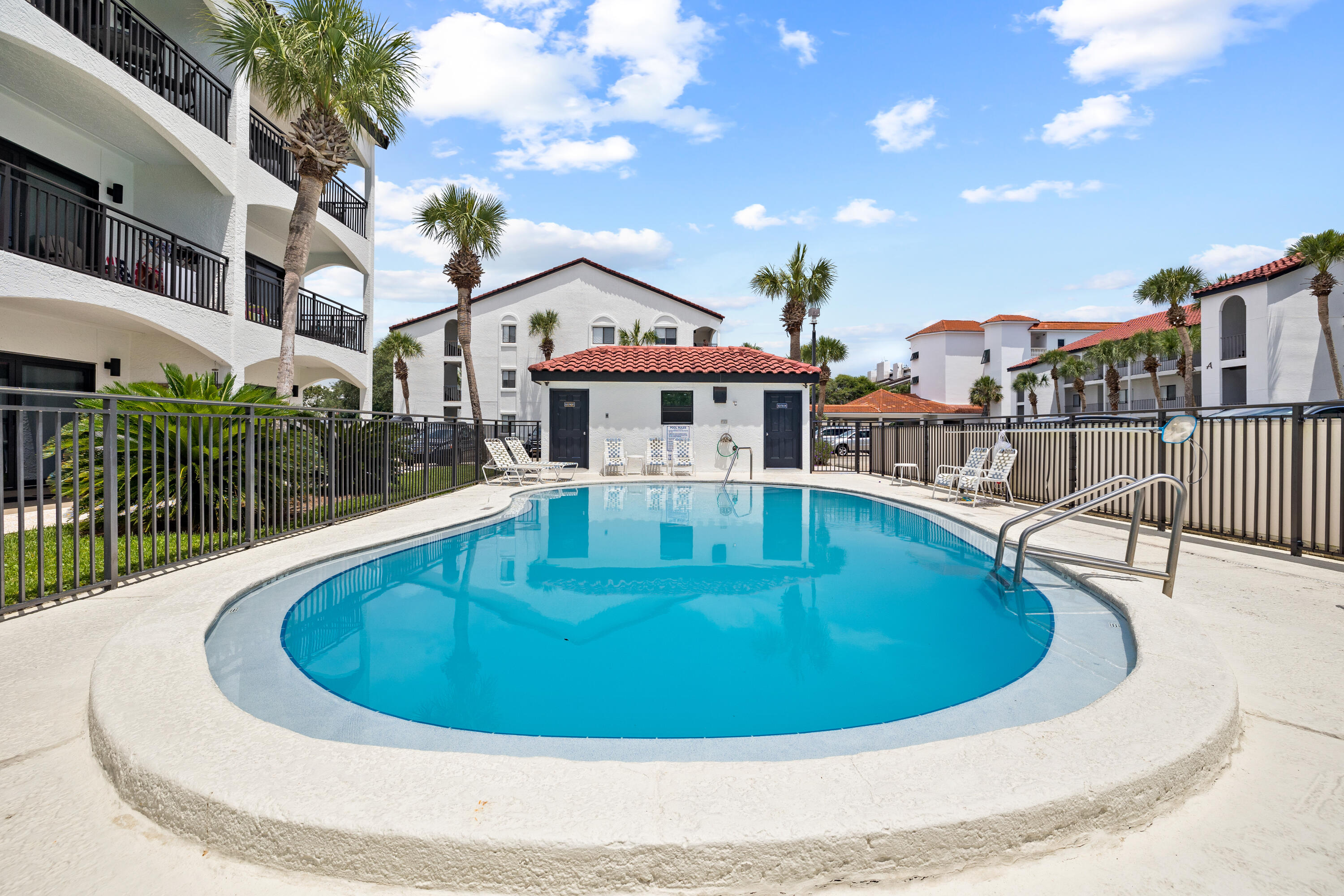 PALMS AT SEAGROVE - Residential