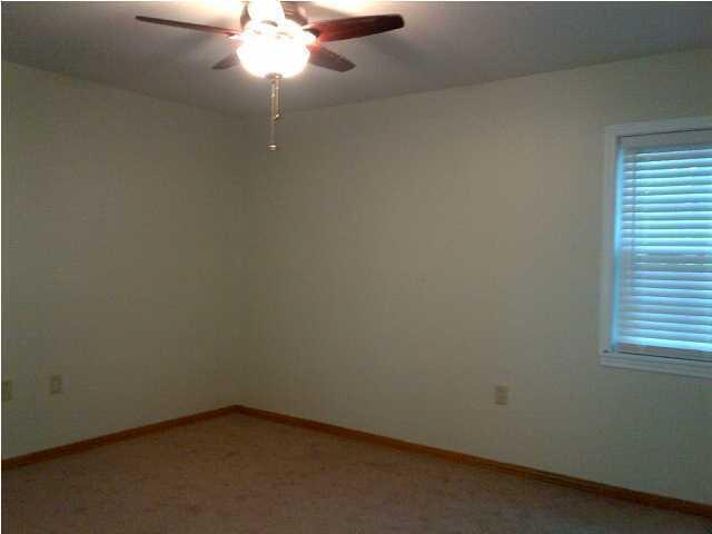 BAYOU WOODS - Residential Lease