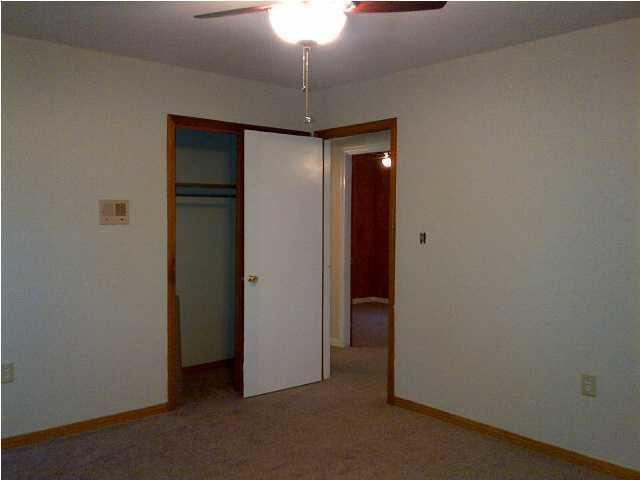 BAYOU WOODS - Residential Lease