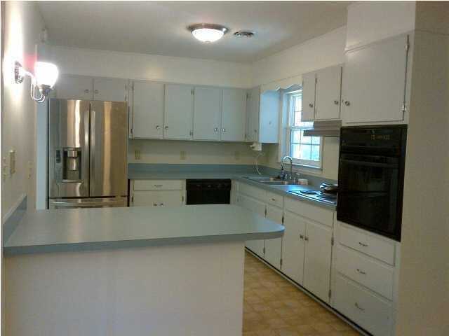 BAYOU WOODS - Residential Lease