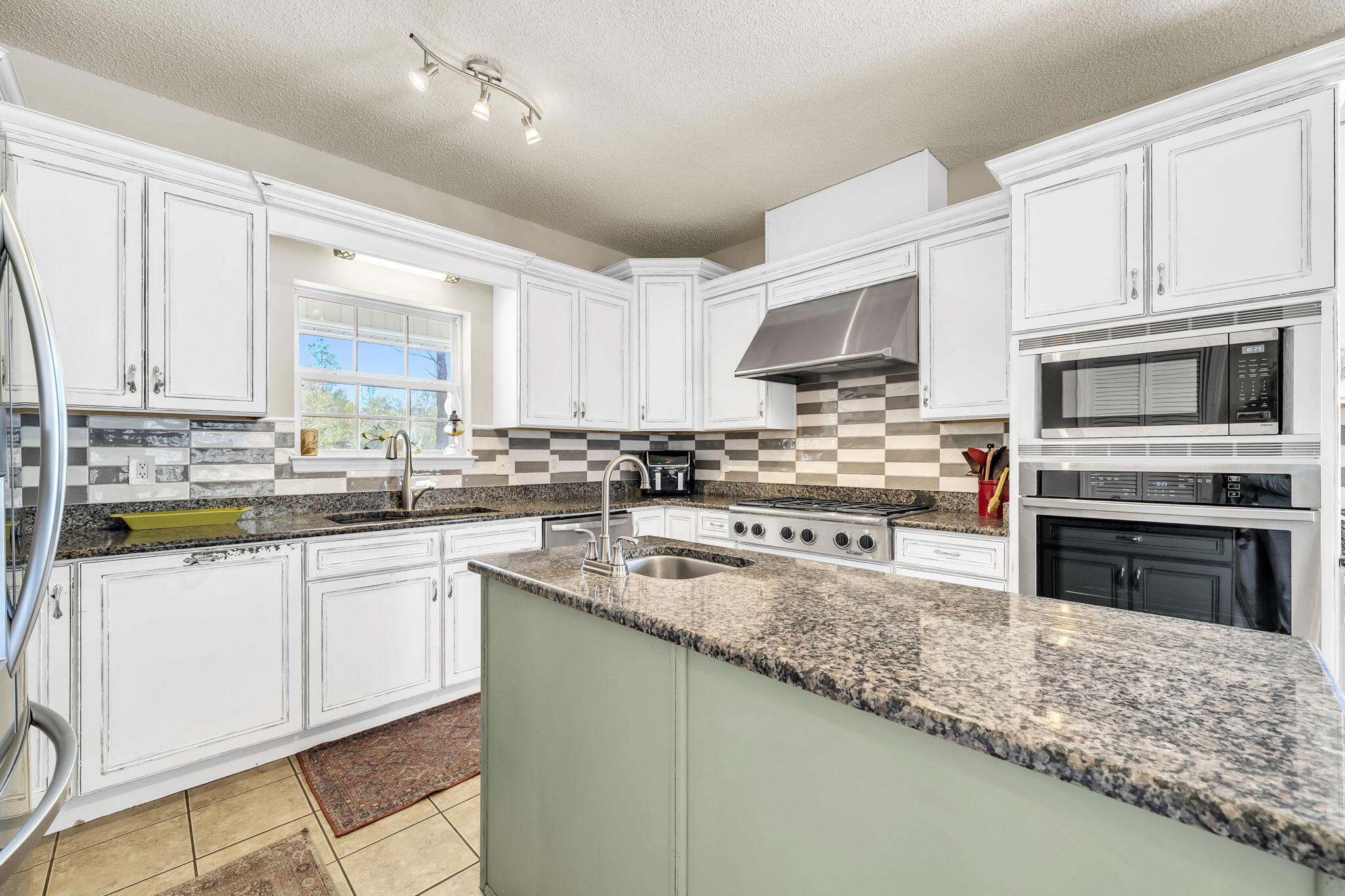 NO RECORDED PROJECT - Residential