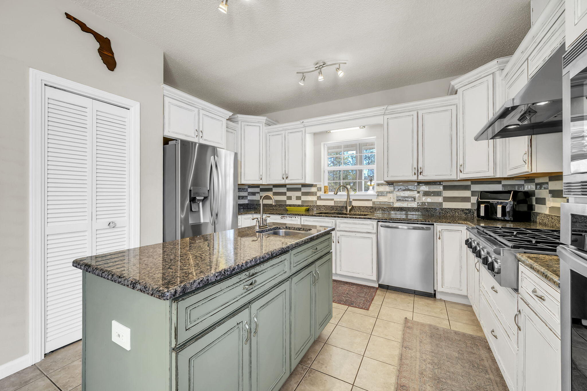 NO RECORDED PROJECT - Residential