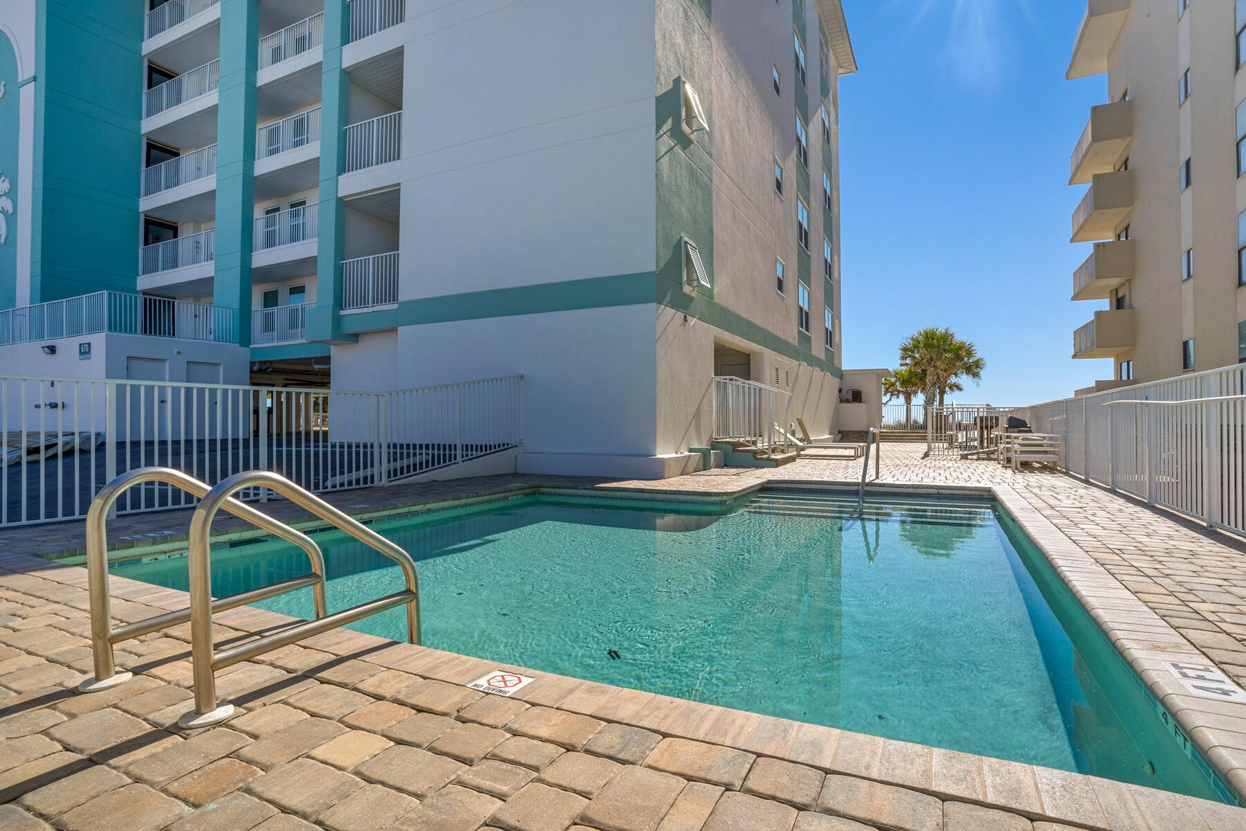 PALMS CONDO - Residential