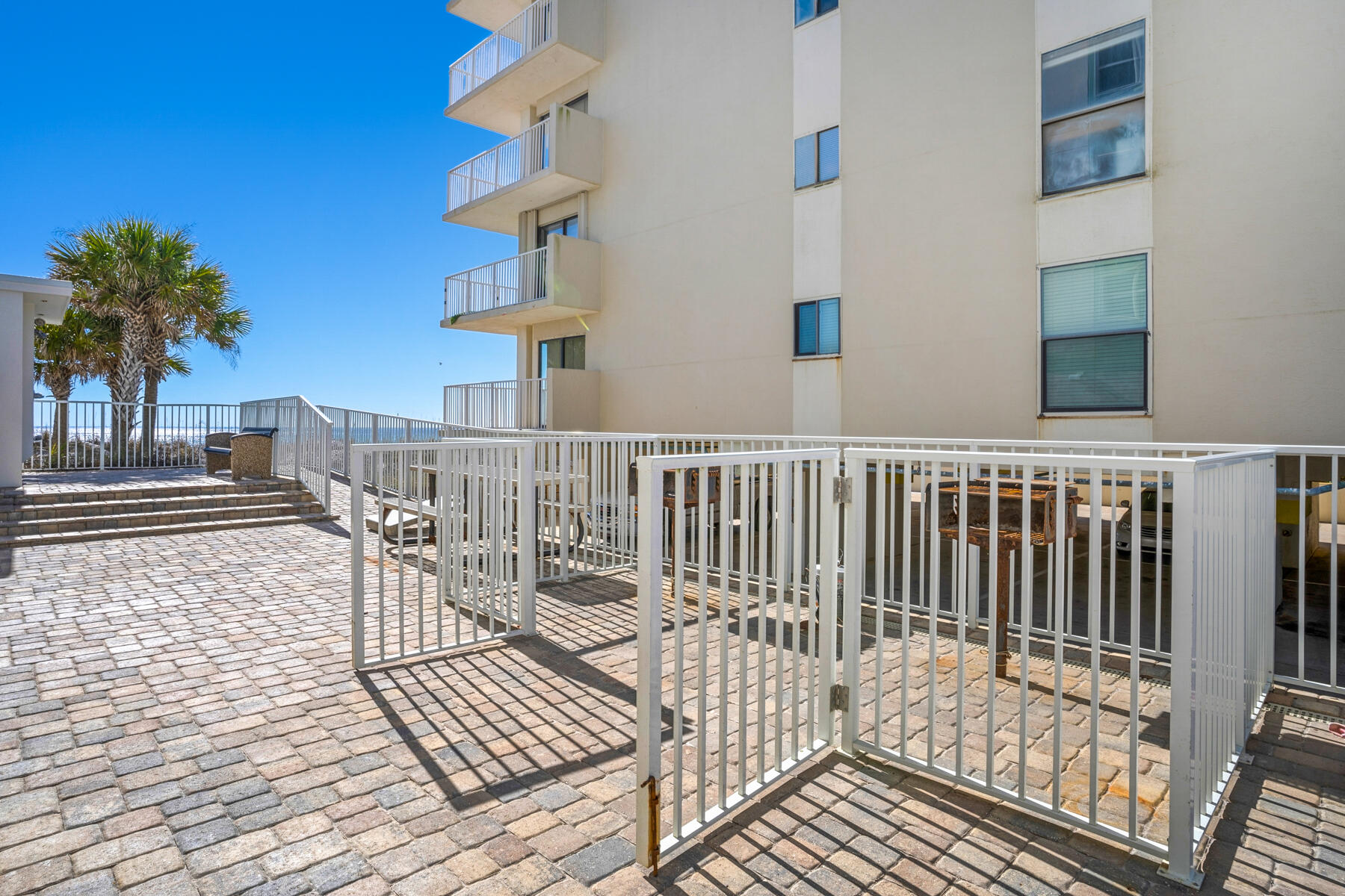 PALMS CONDO - Residential