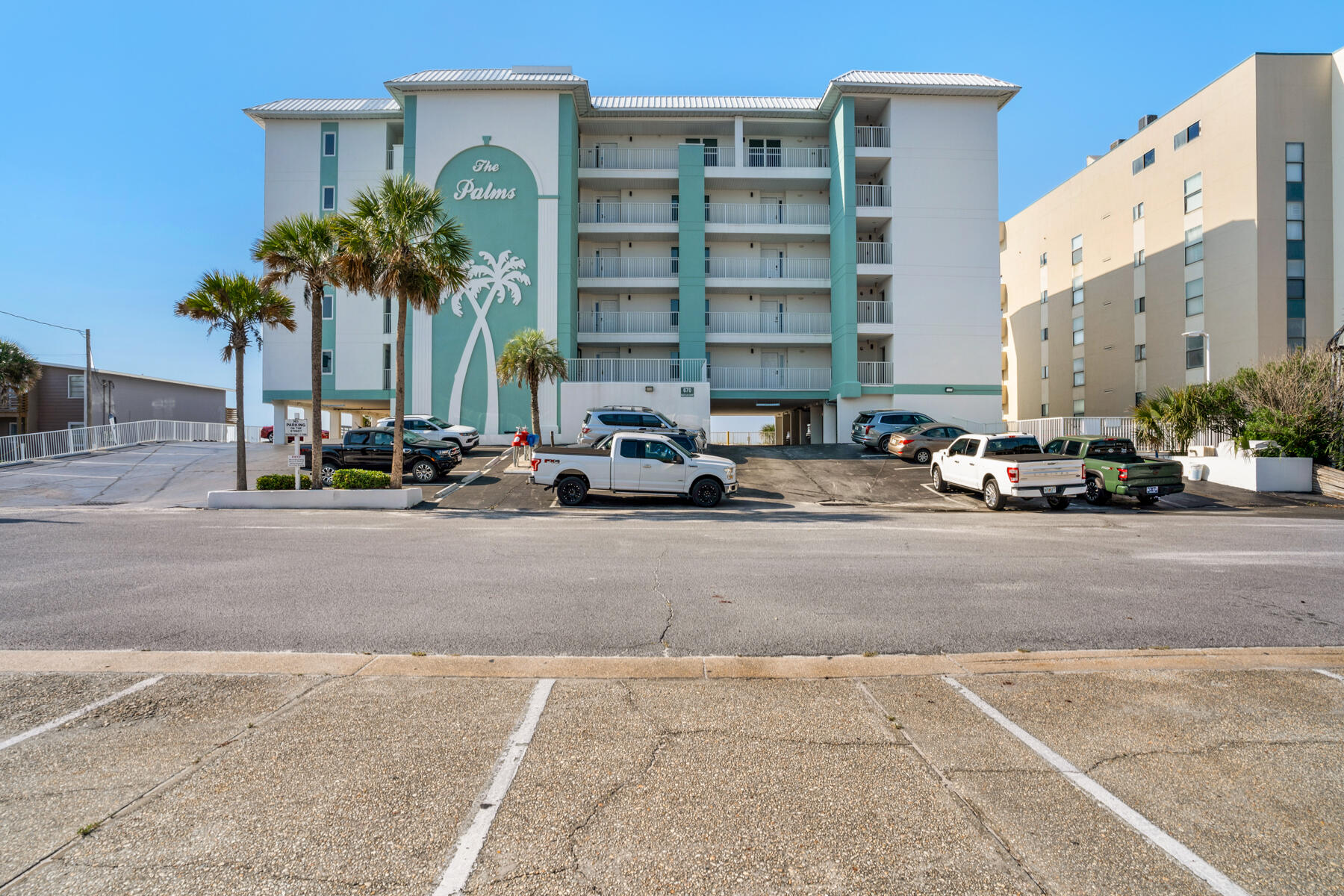 PALMS CONDO - Residential