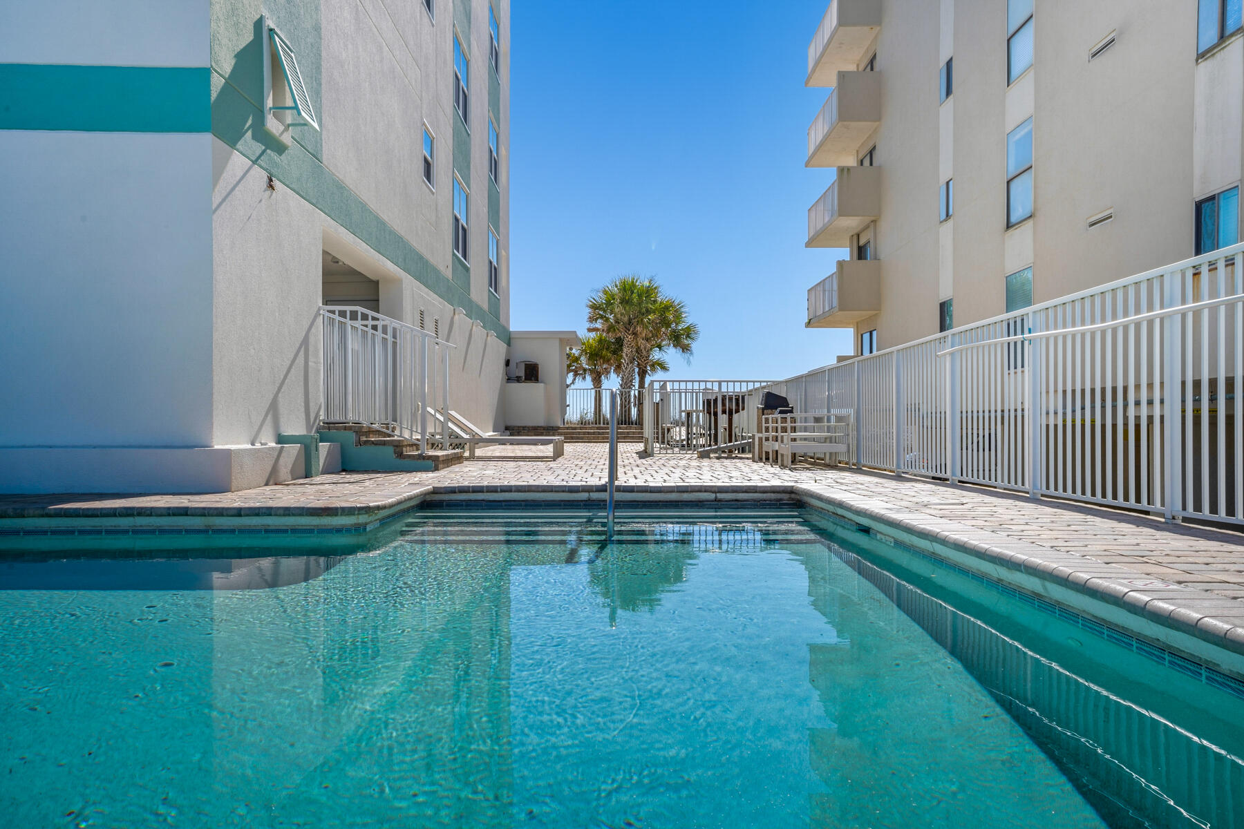 PALMS CONDO - Residential