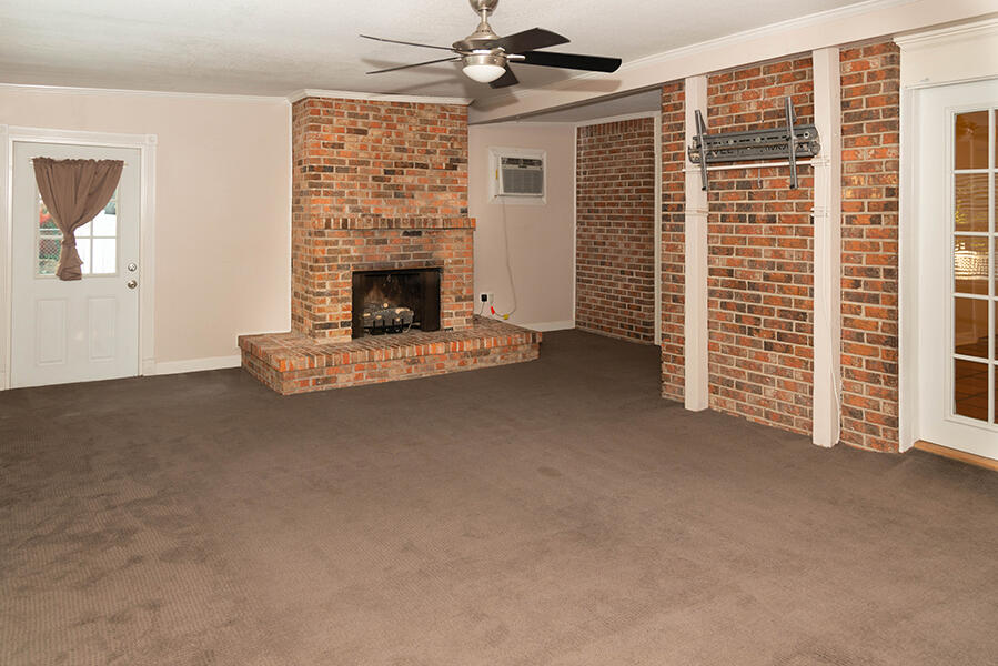 BAYOU POQUITO - Residential Lease