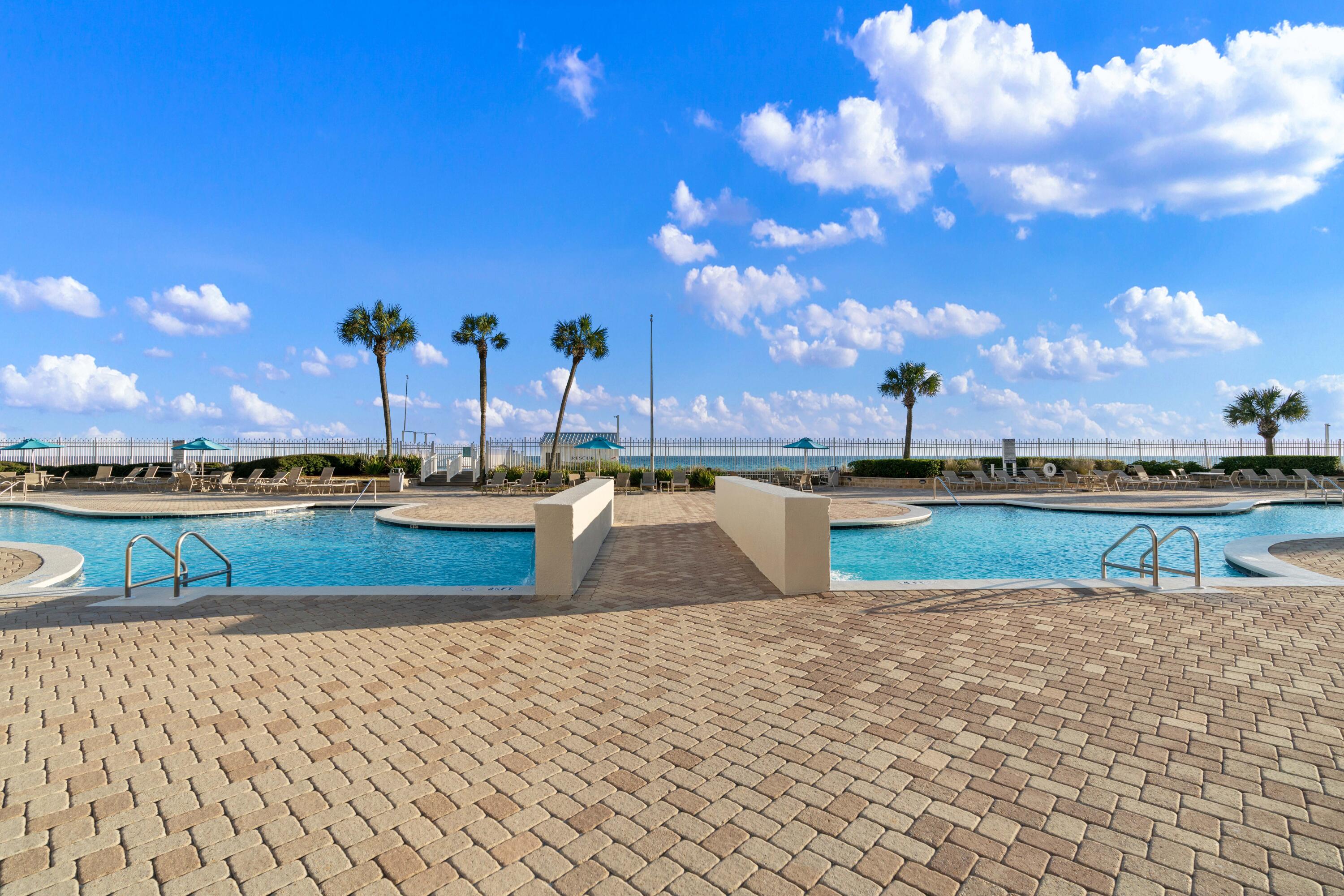 SILVER BEACH TOWERS - Residential