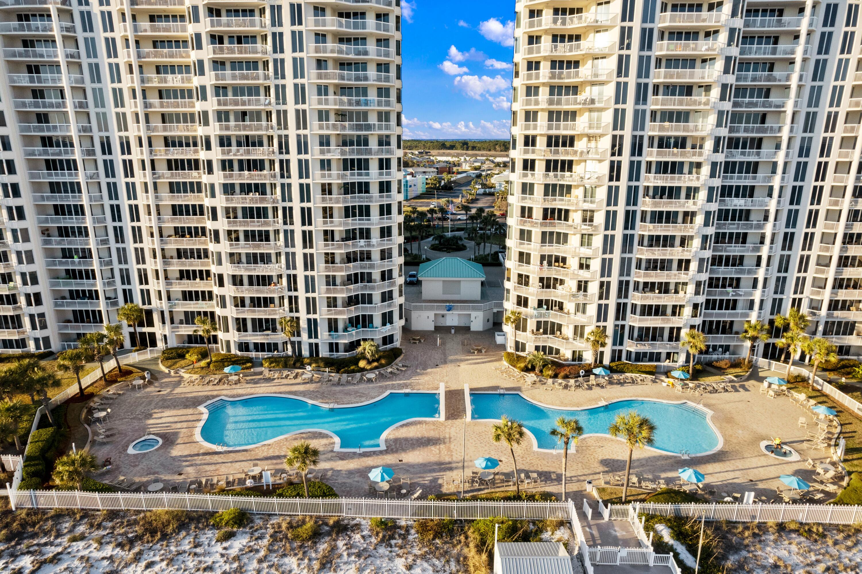 SILVER BEACH TOWERS - Residential