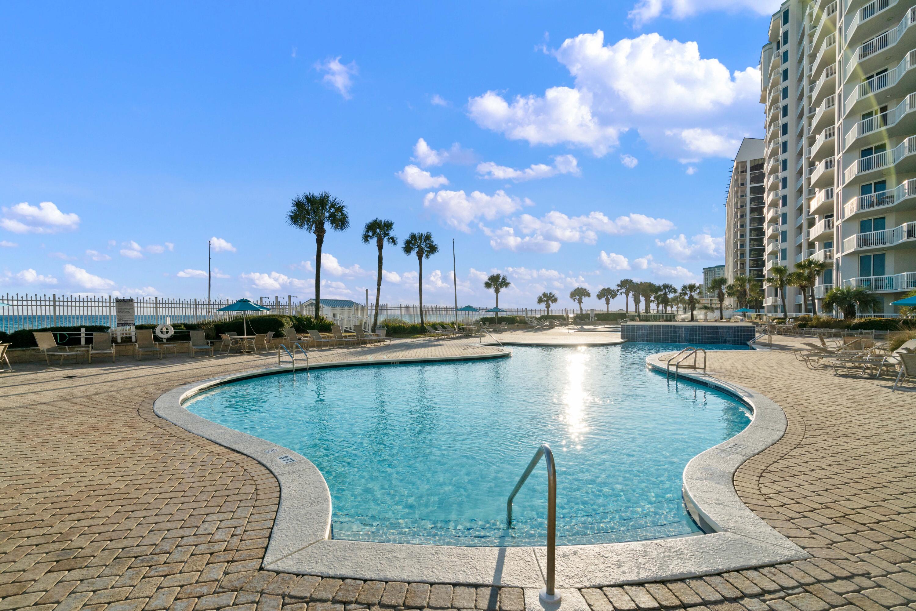 SILVER BEACH TOWERS - Residential