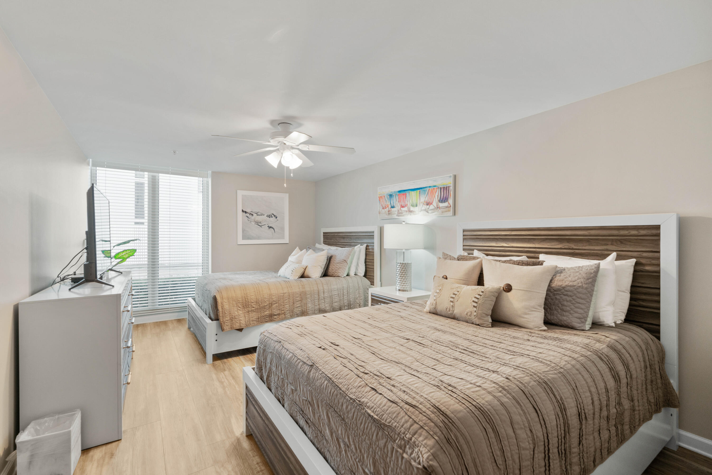 SILVER BEACH TOWERS - Residential
