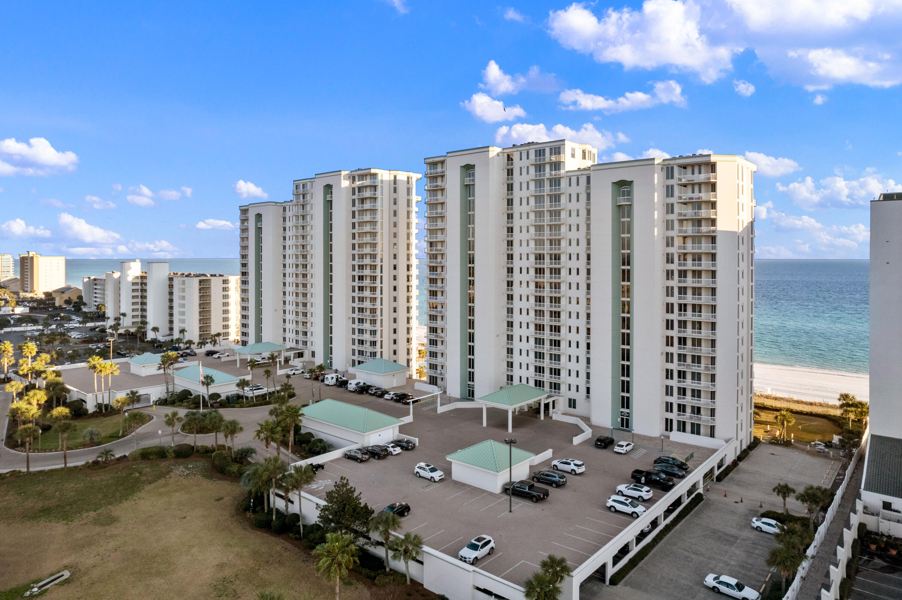 SILVER BEACH TOWERS - Residential
