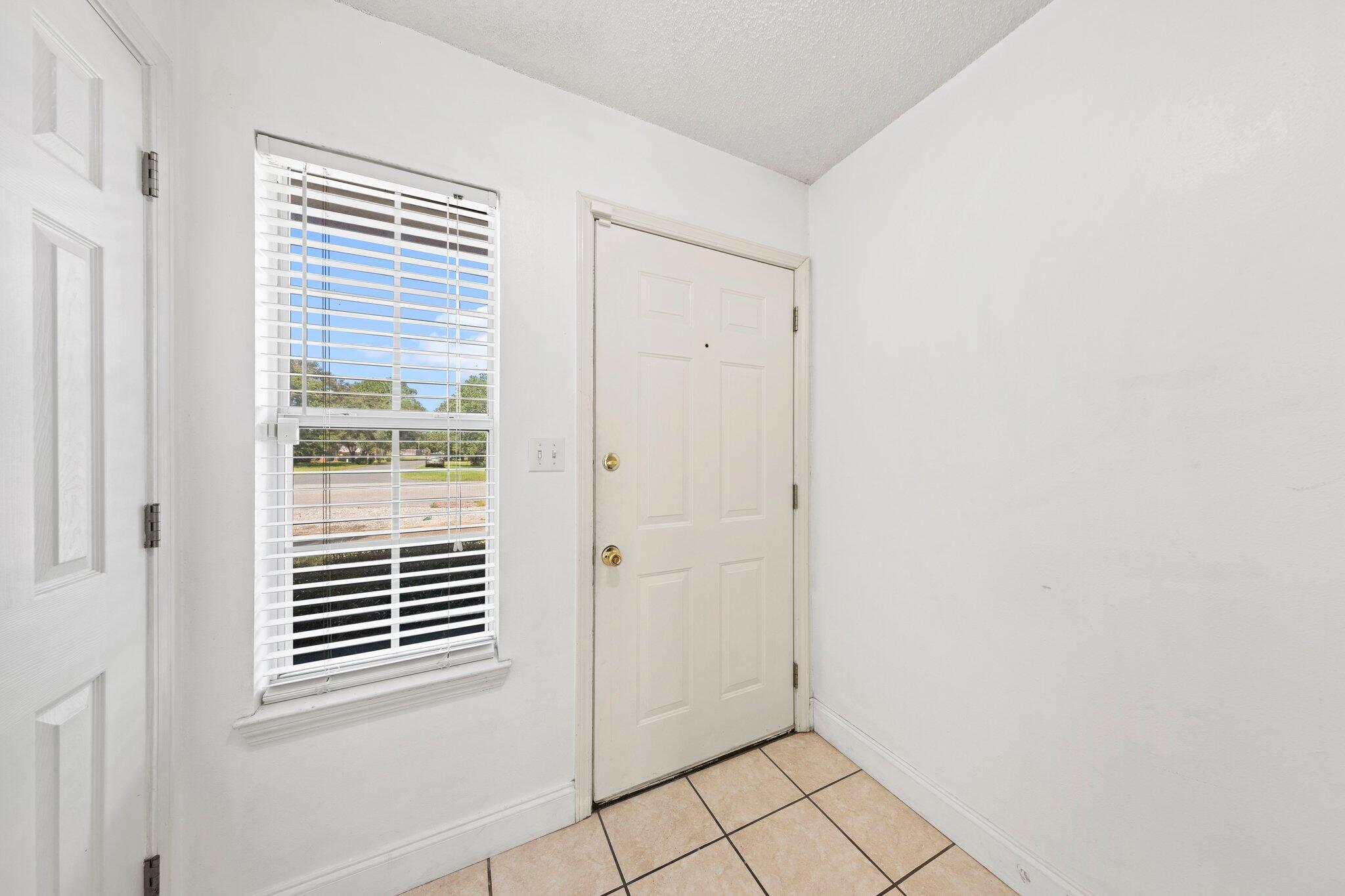 PORT DIXIE - Residential Lease