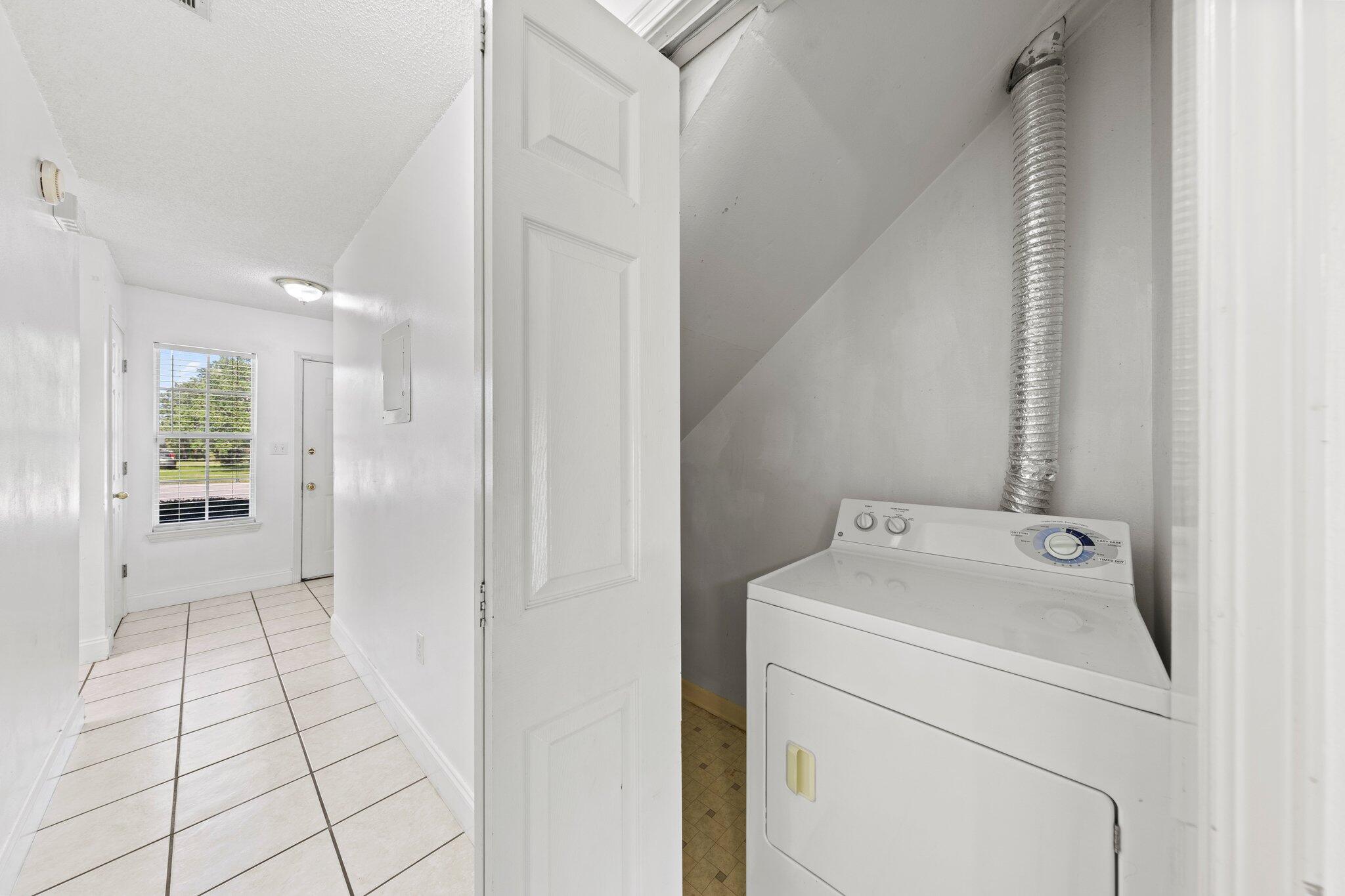 PORT DIXIE - Residential Lease