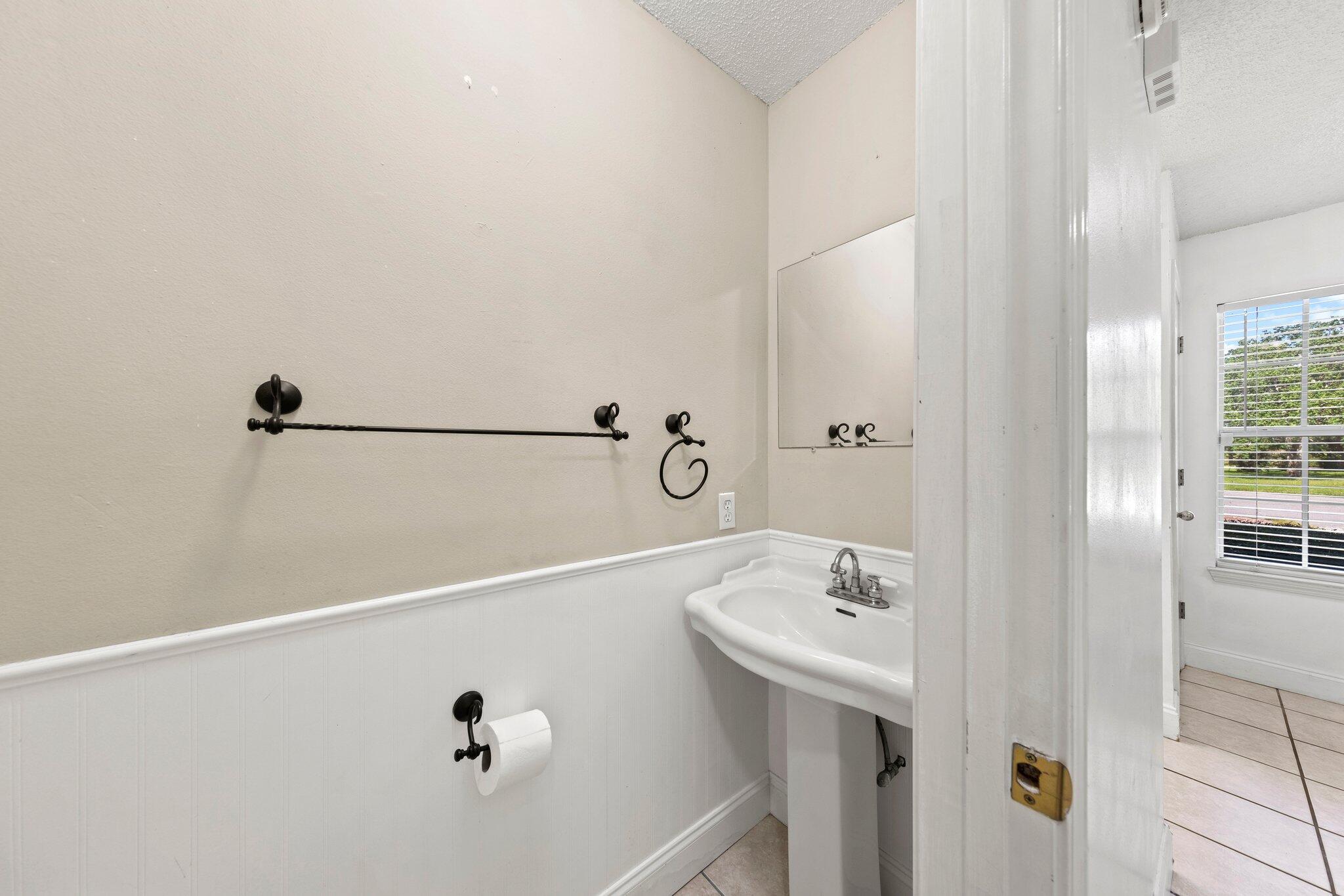 PORT DIXIE - Residential Lease