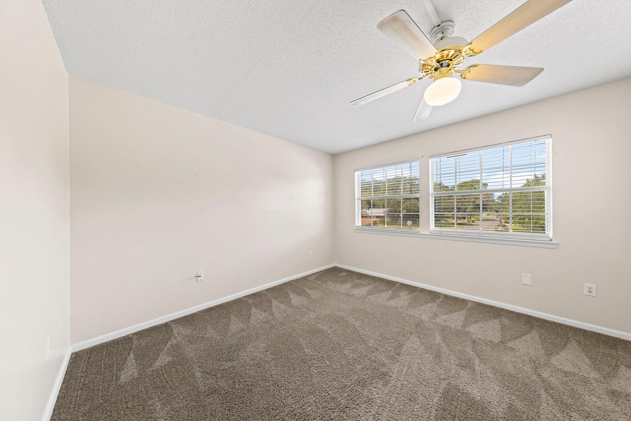 PORT DIXIE - Residential Lease