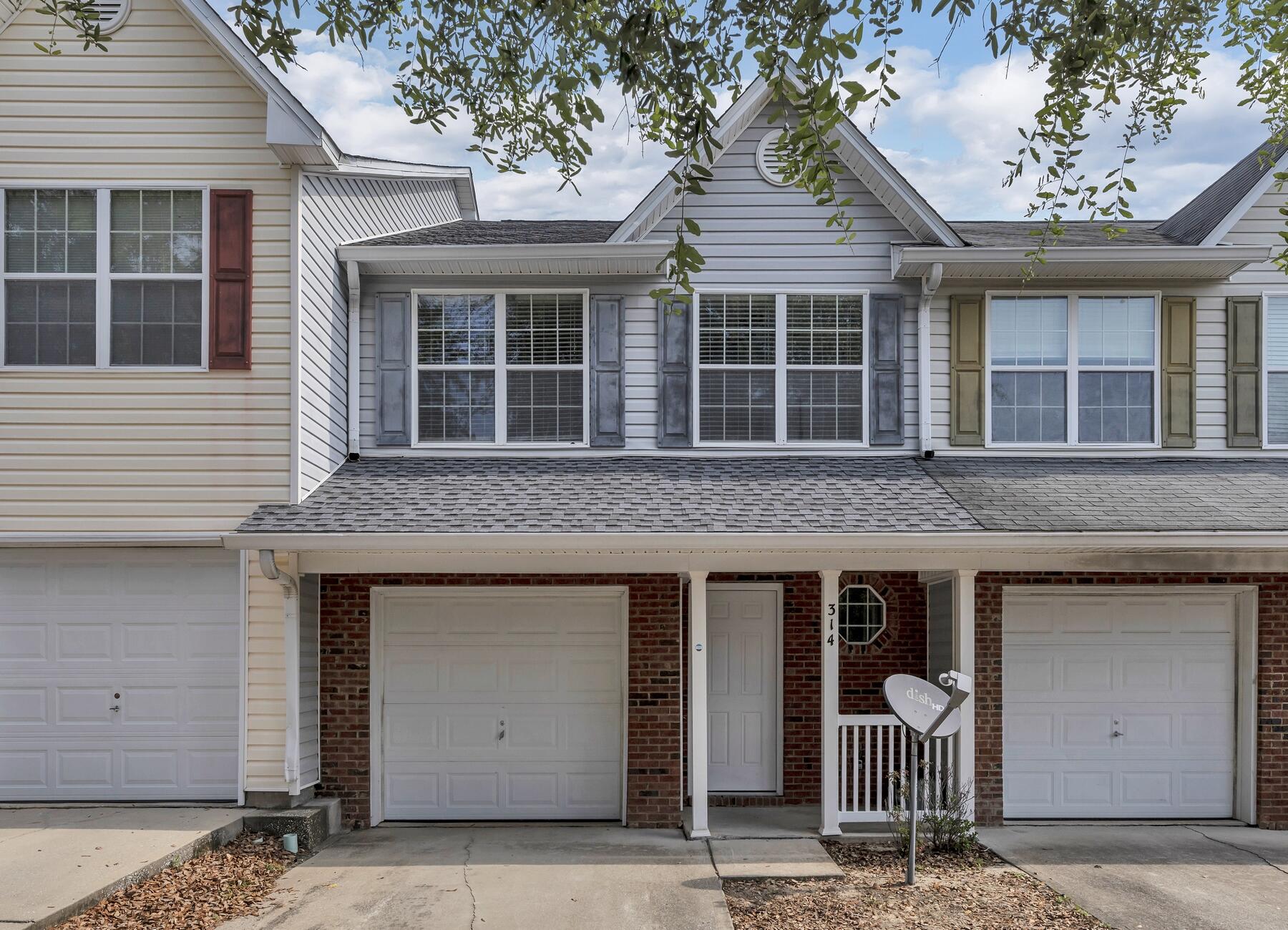 ROLLING PINES - Residential