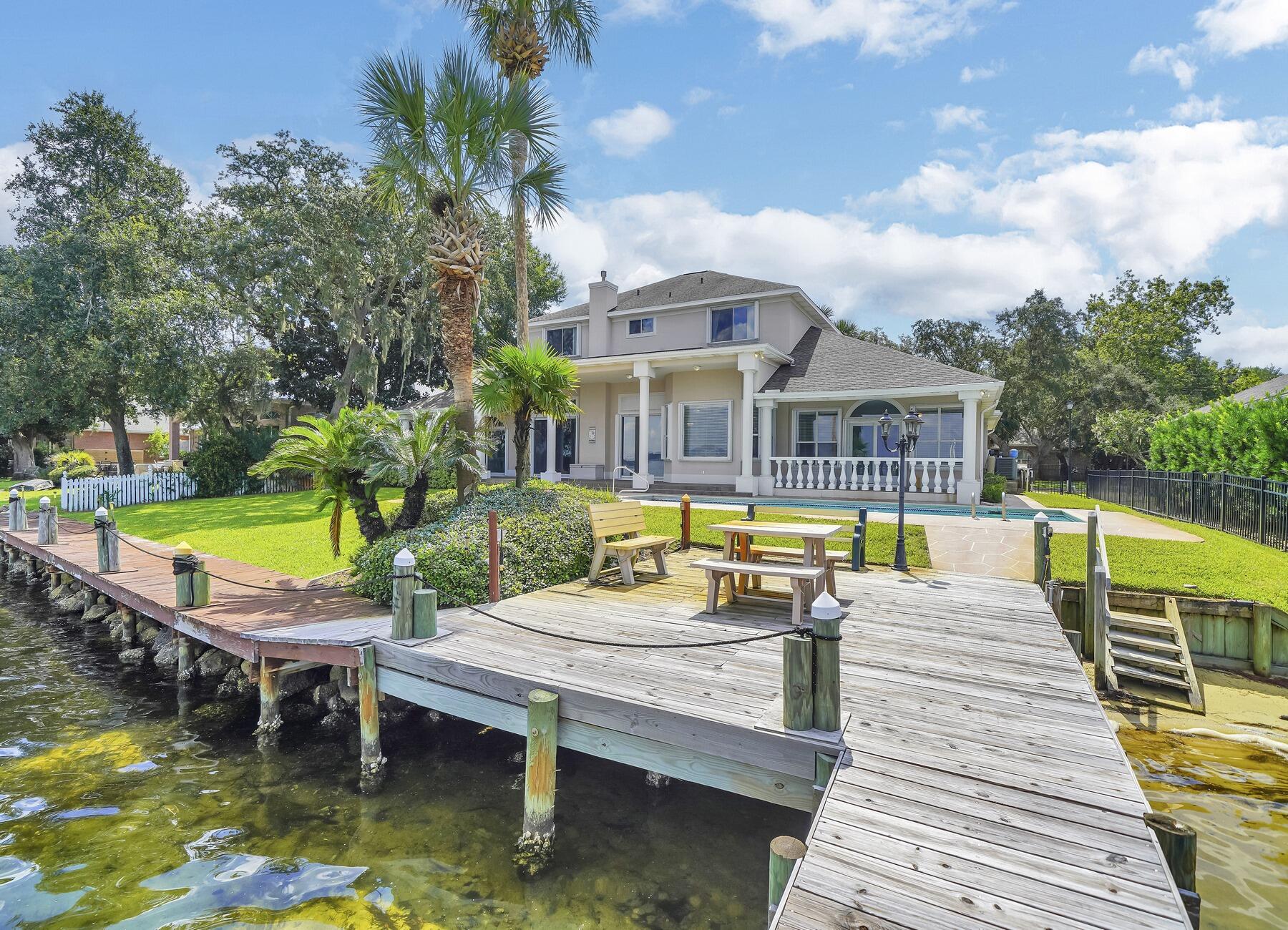 SUNSET BAY - Residential